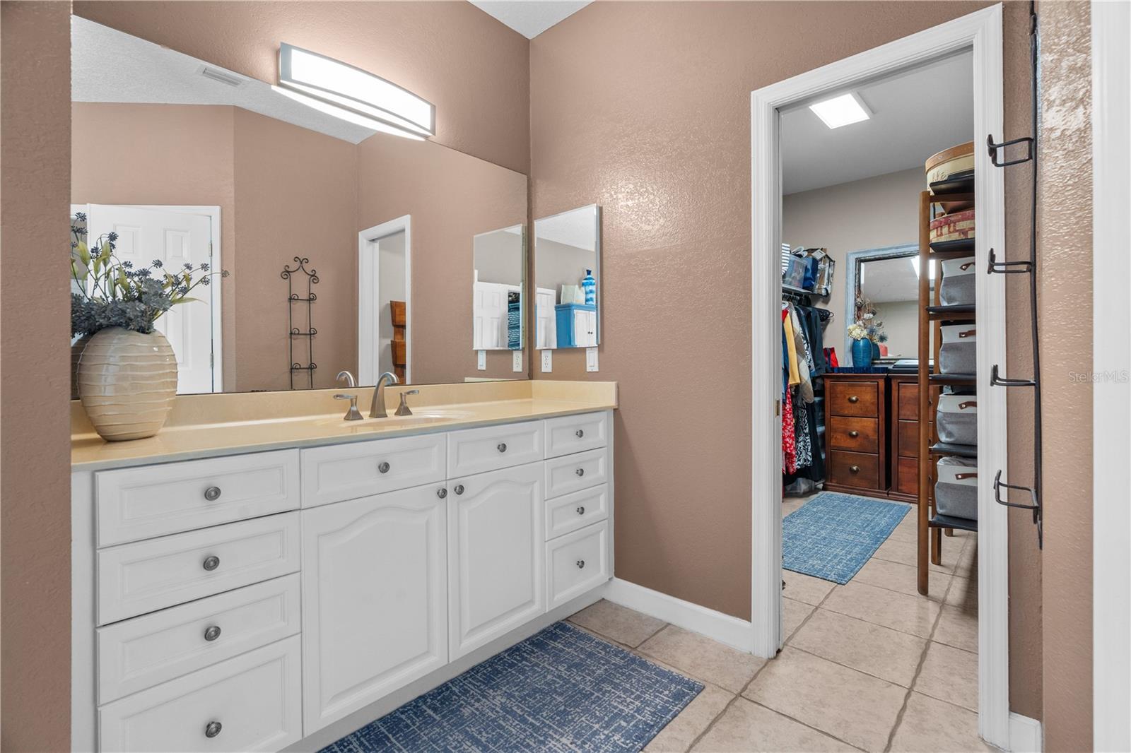 Image 41 of 60 For 5039 Greenbriar Trail