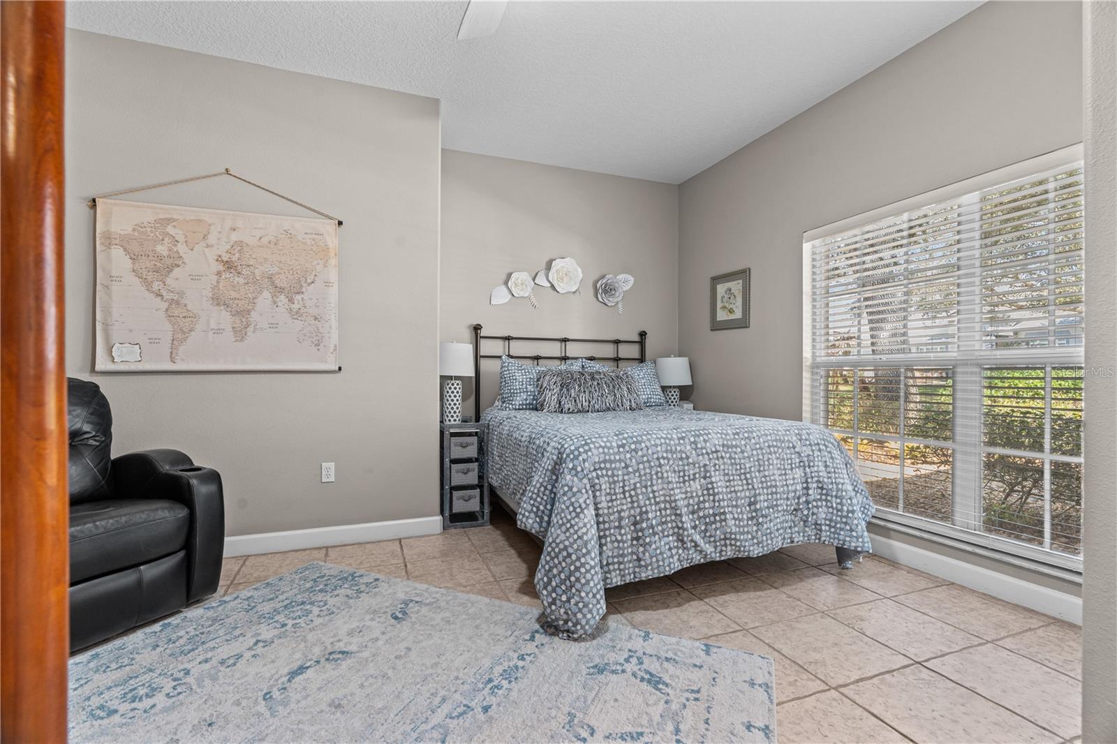 Image 8 of 60 For 5039 Greenbriar Trail