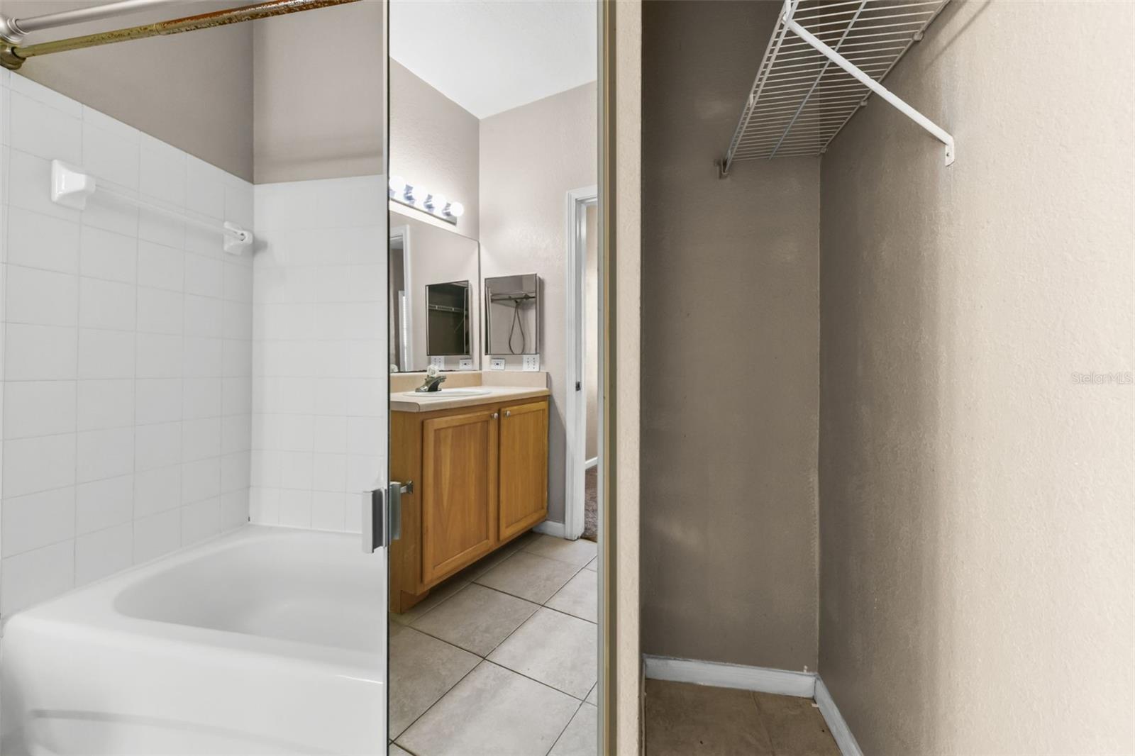 Image 23 of 31 For 8917 Lee Vista Boulevard 2807