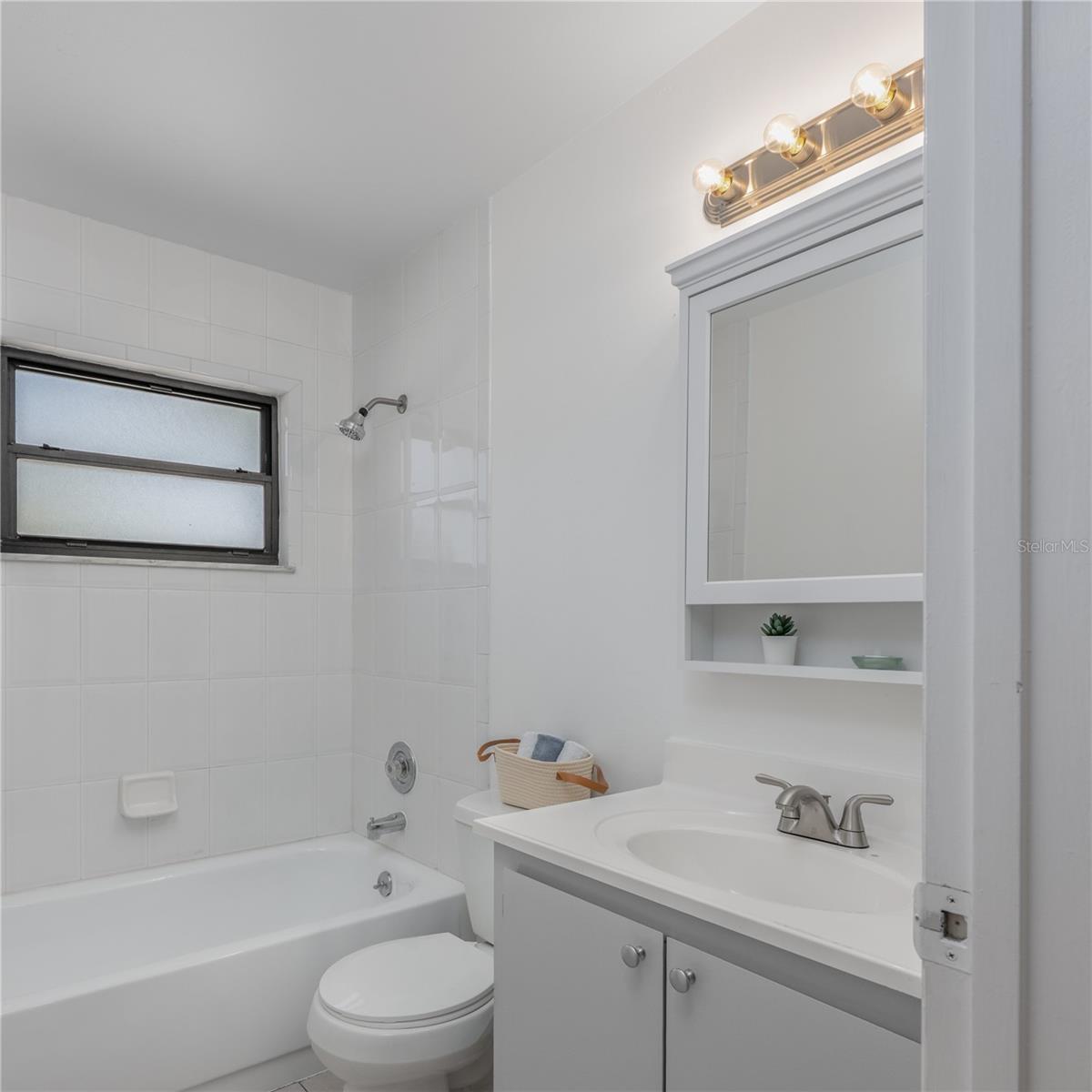 Image 15 of 33 For 470 Violet Dell