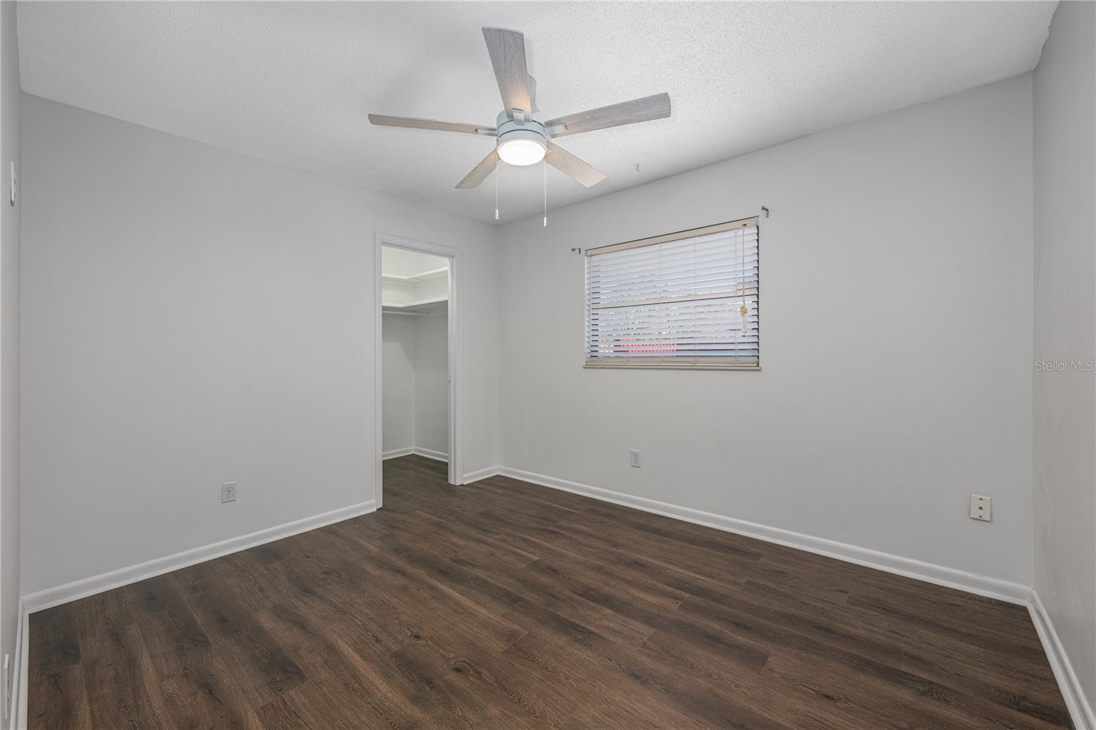 Image 18 of 33 For 470 Violet Dell