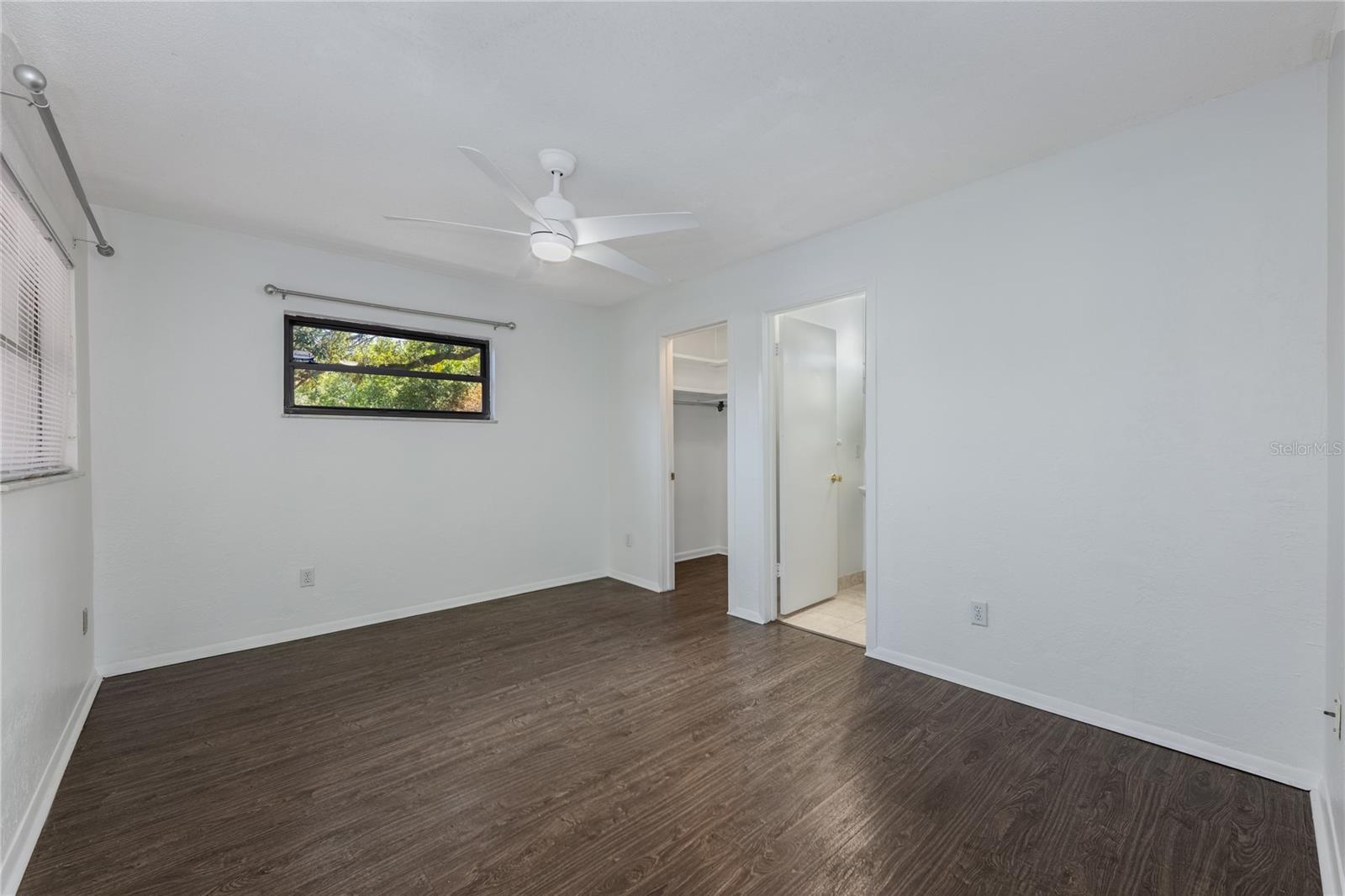 Image 20 of 33 For 470 Violet Dell