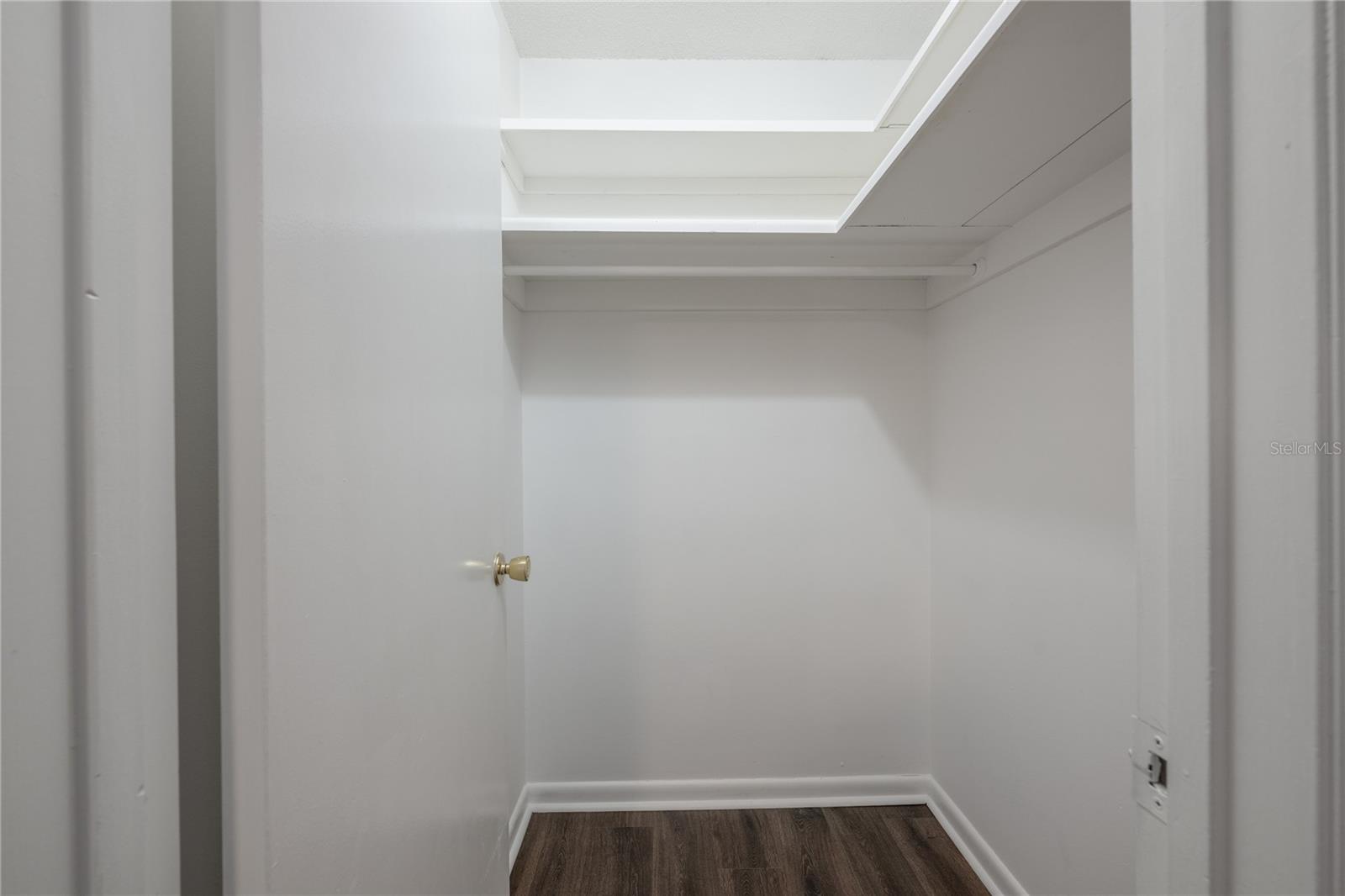 Image 22 of 33 For 470 Violet Dell