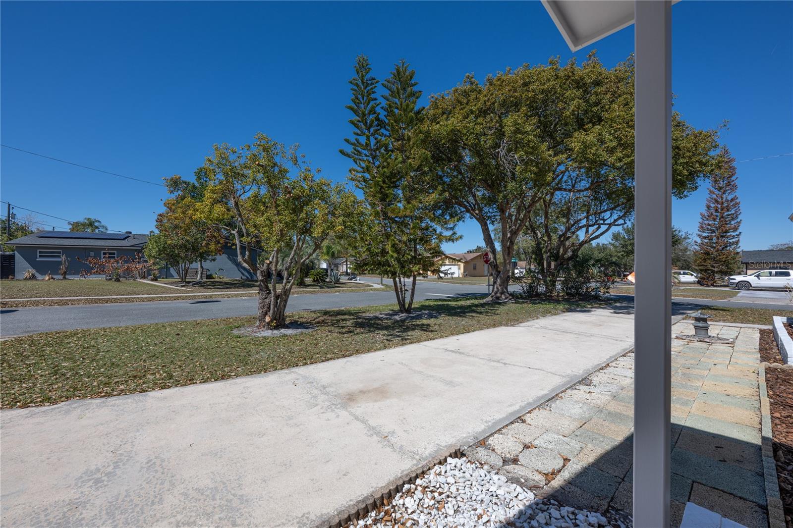 Image 27 of 33 For 470 Violet Dell