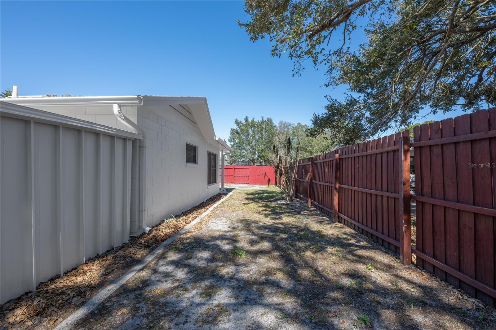 Image 31 of 33 For 470 Violet Dell