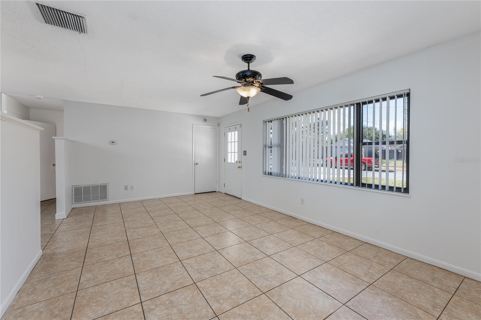 Image 9 of 33 For 470 Violet Dell