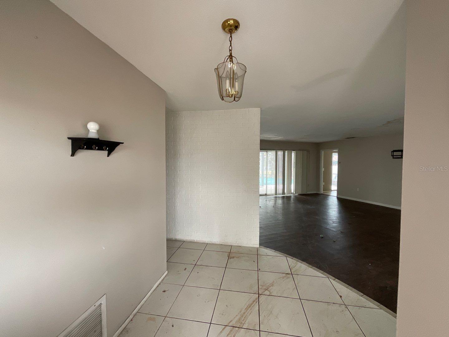 Image 5 of 17 For 313 Degas Drive