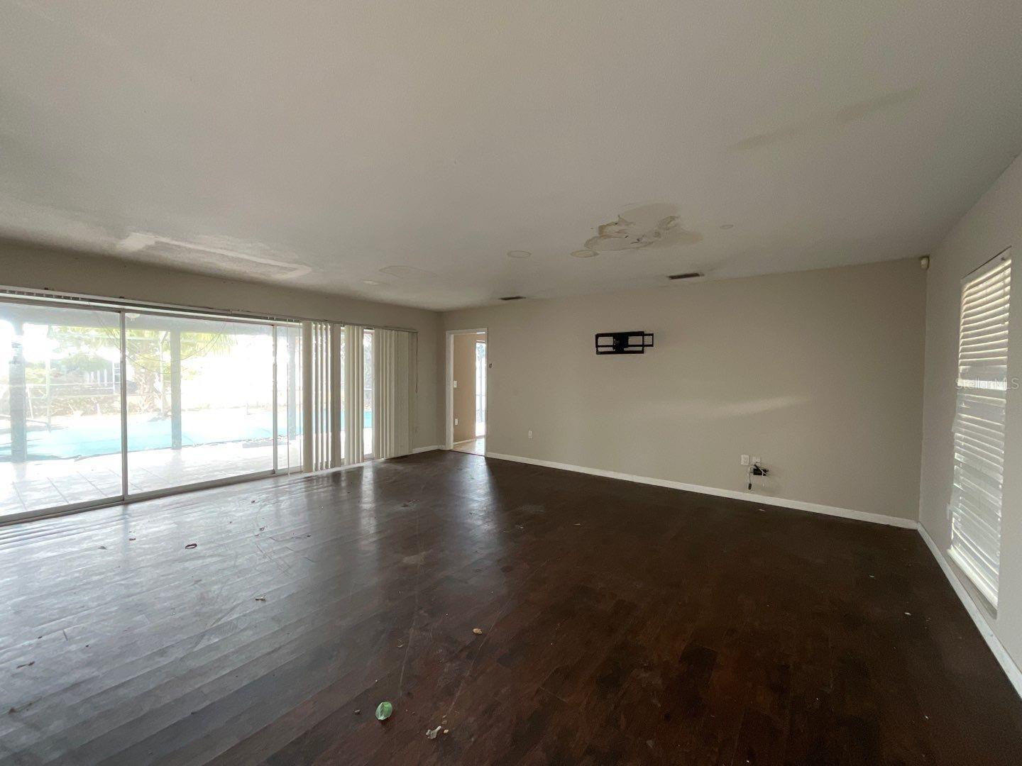 Image 6 of 17 For 313 Degas Drive