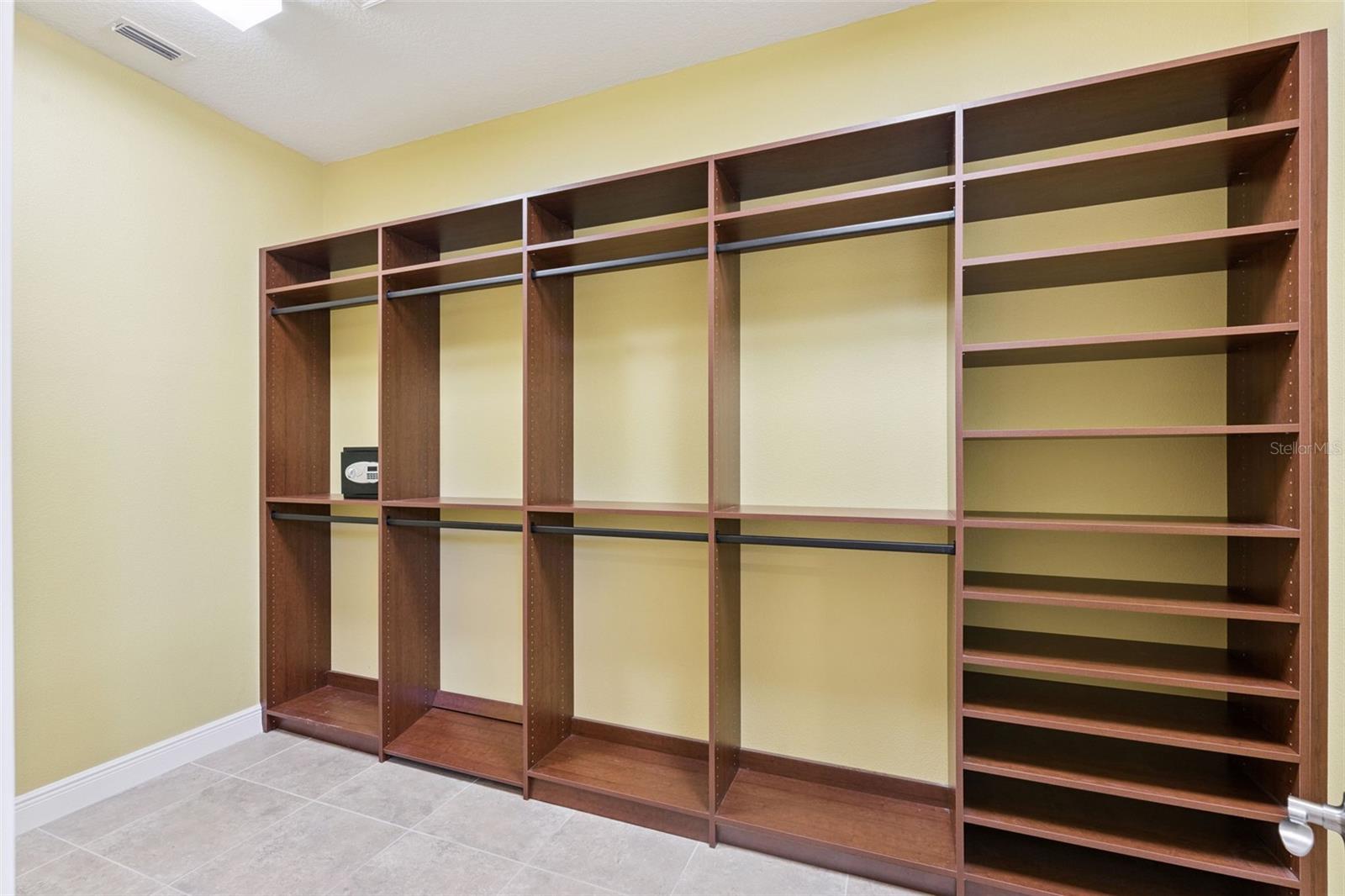 Image 31 of 78 For 5043 Vantage Court