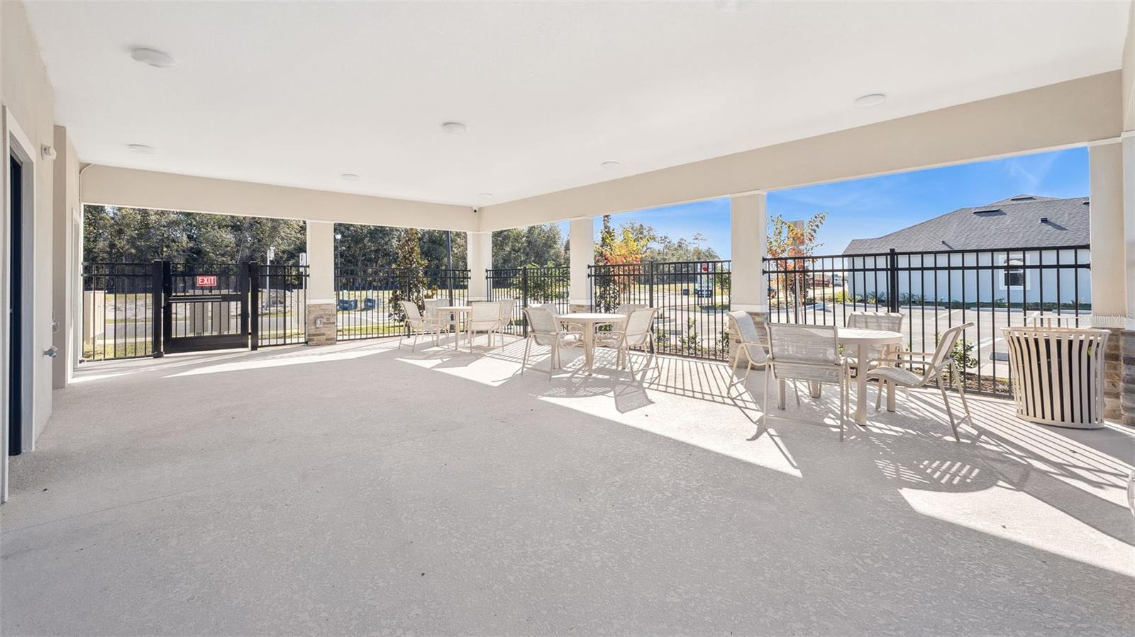 Image 18 of 37 For 1009 Ellerston Street