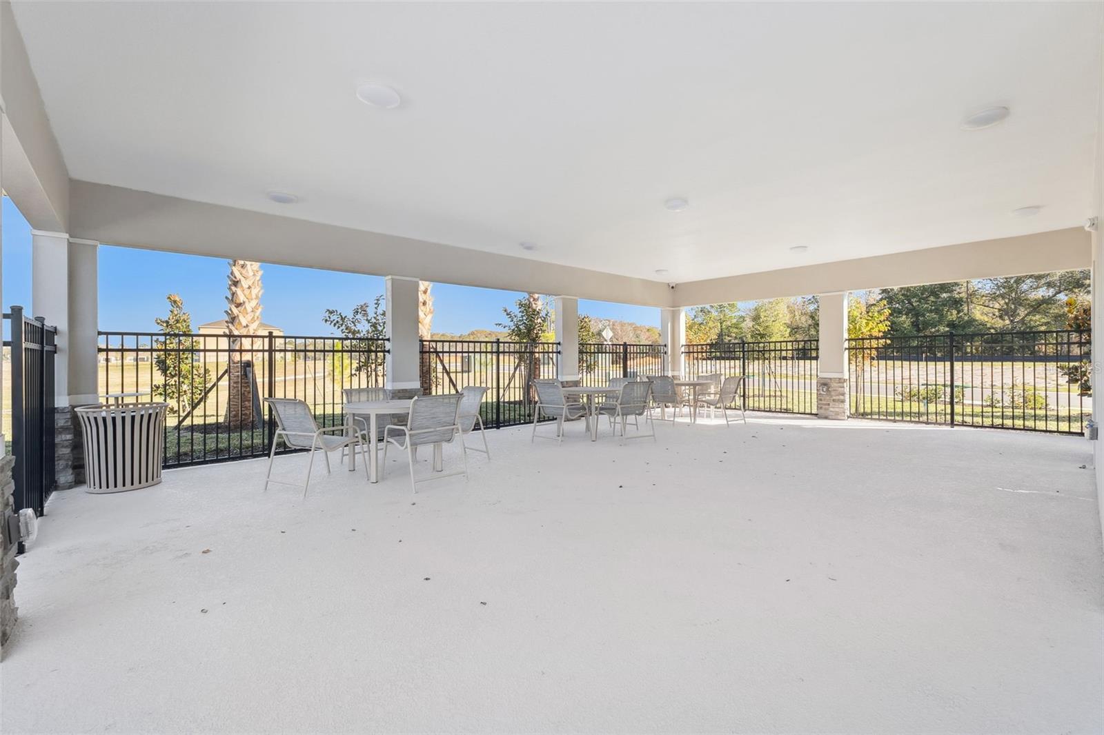 Image 19 of 37 For 1009 Ellerston Street