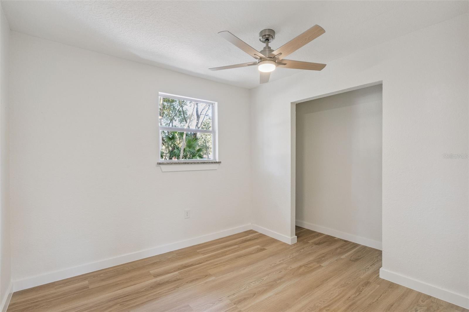 Image 18 of 39 For 2204 Suanee Avenue