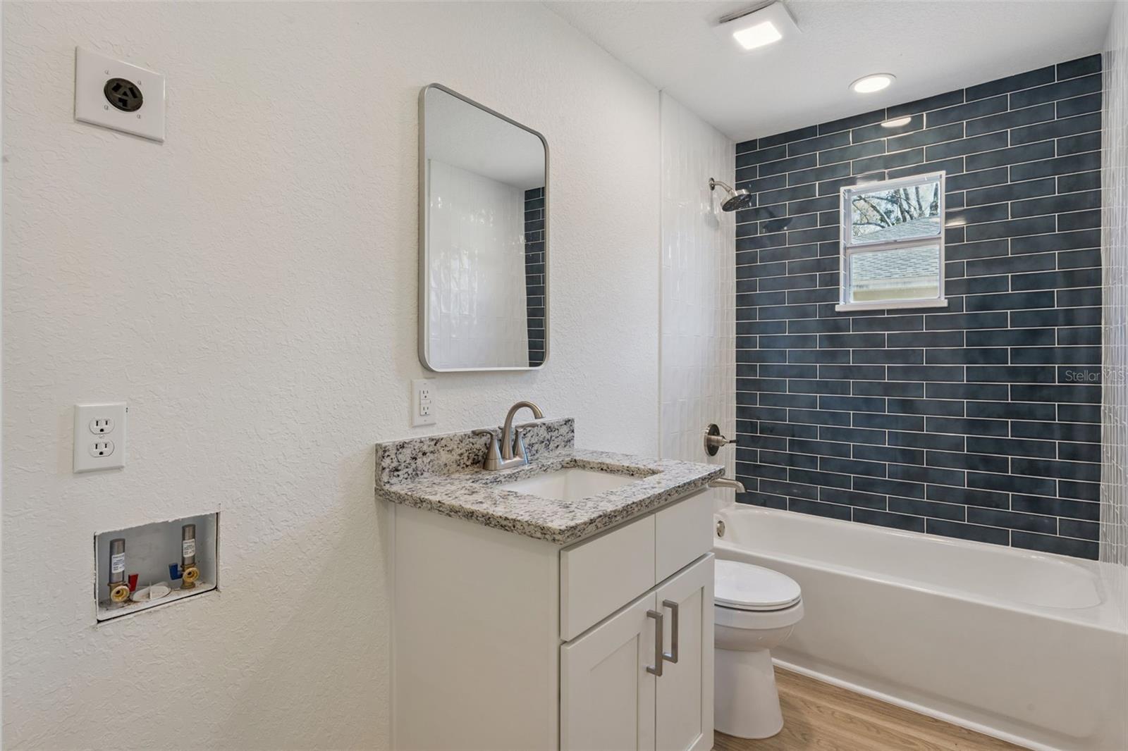 Image 24 of 39 For 2204 Suanee Avenue