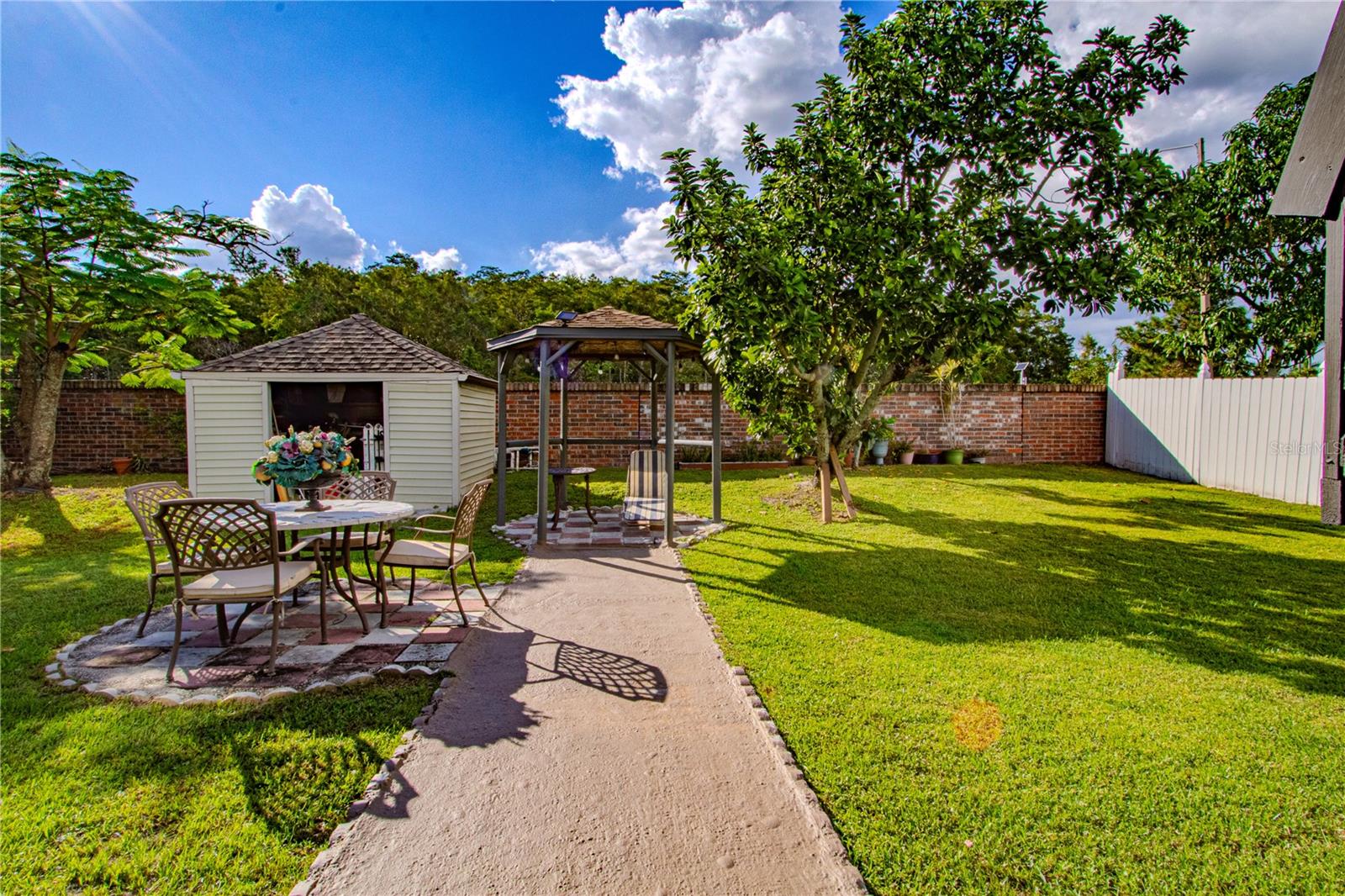 Image 17 of 29 For 1409 Wood Violet Drive