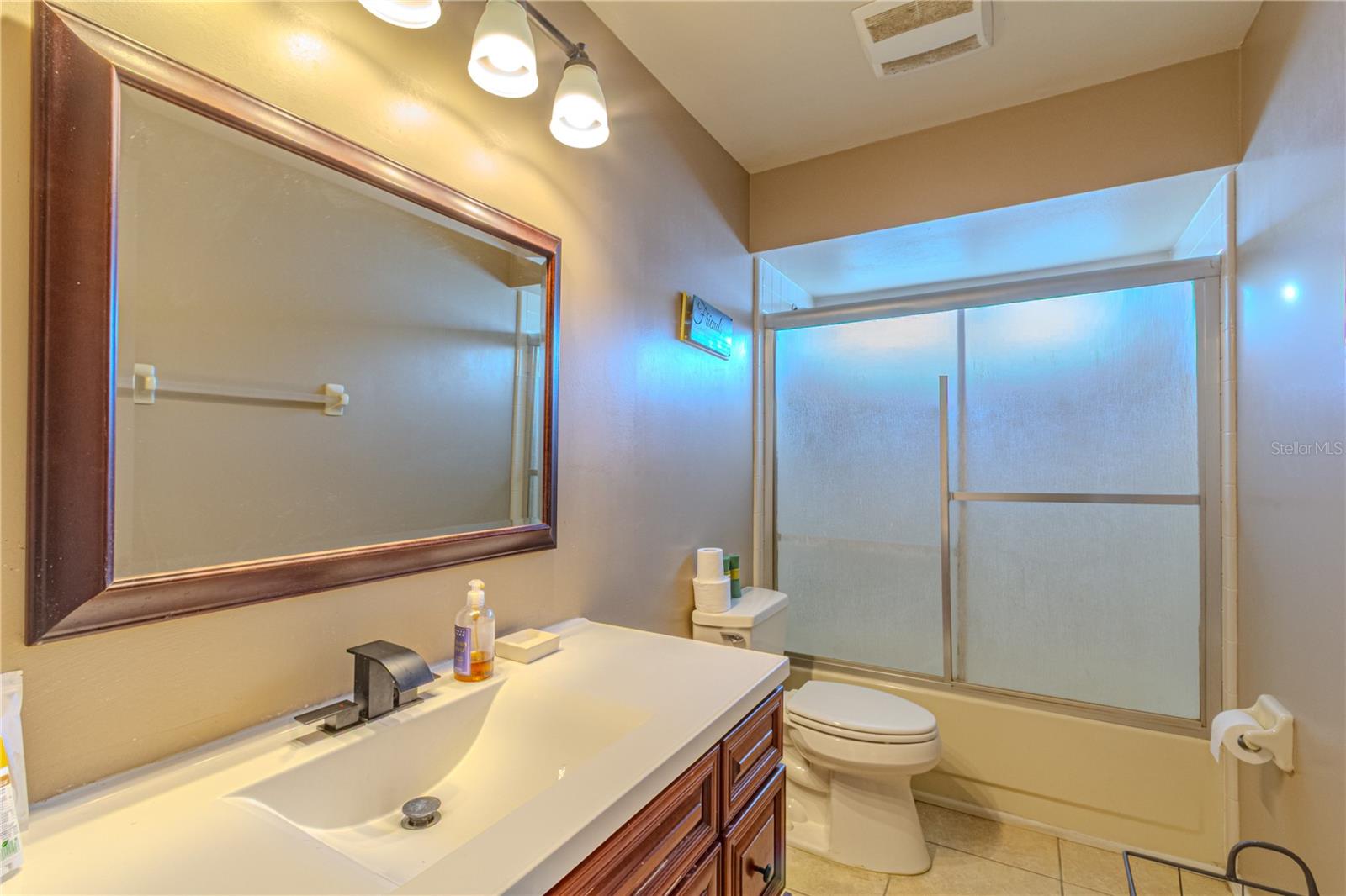 Image 19 of 29 For 1409 Wood Violet Drive