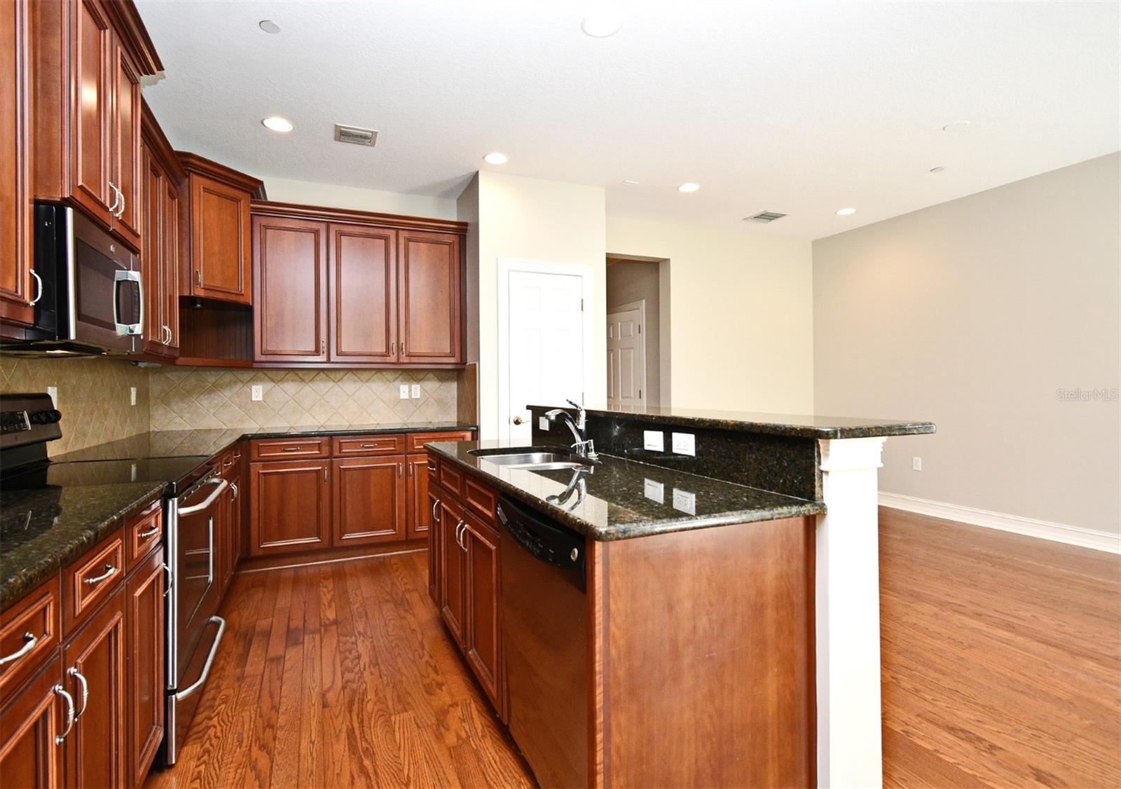 Image 28 of 78 For 1649 Lake Baldwin Lane