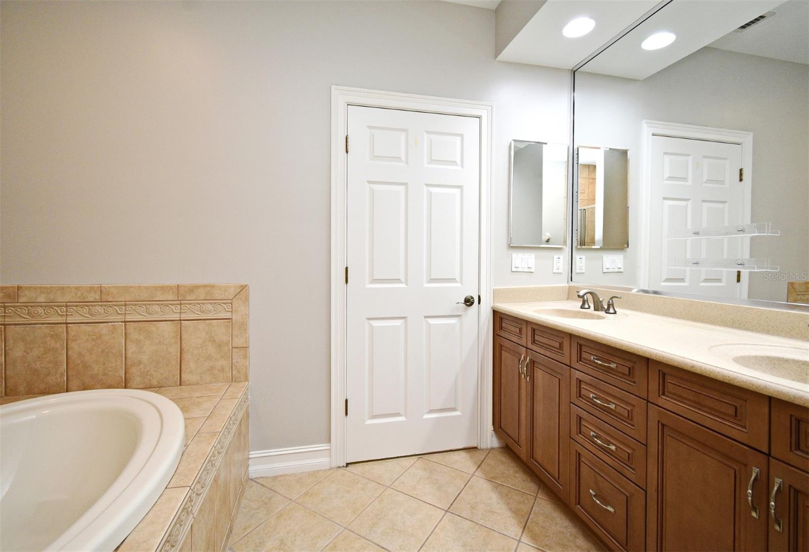 Image 47 of 78 For 1649 Lake Baldwin Lane