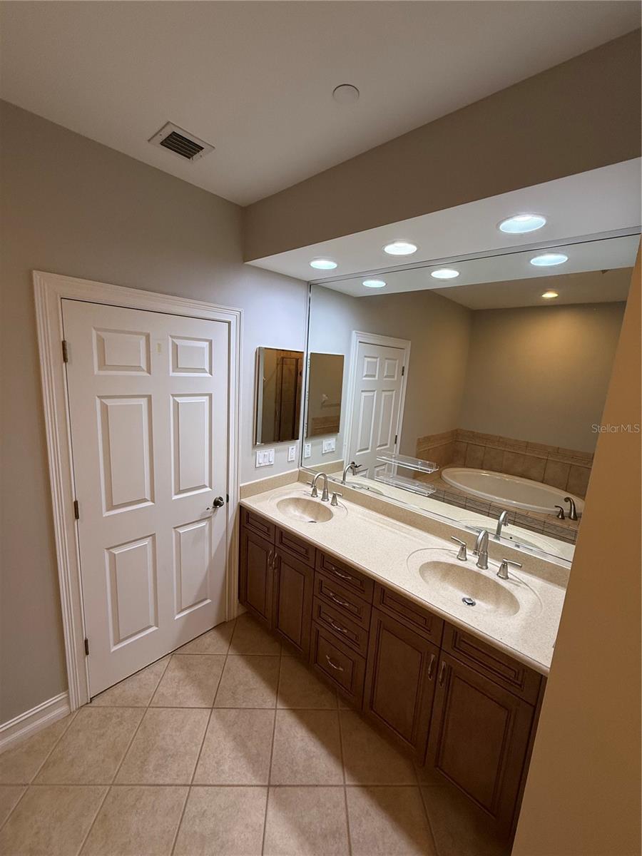 Image 53 of 78 For 1649 Lake Baldwin Lane