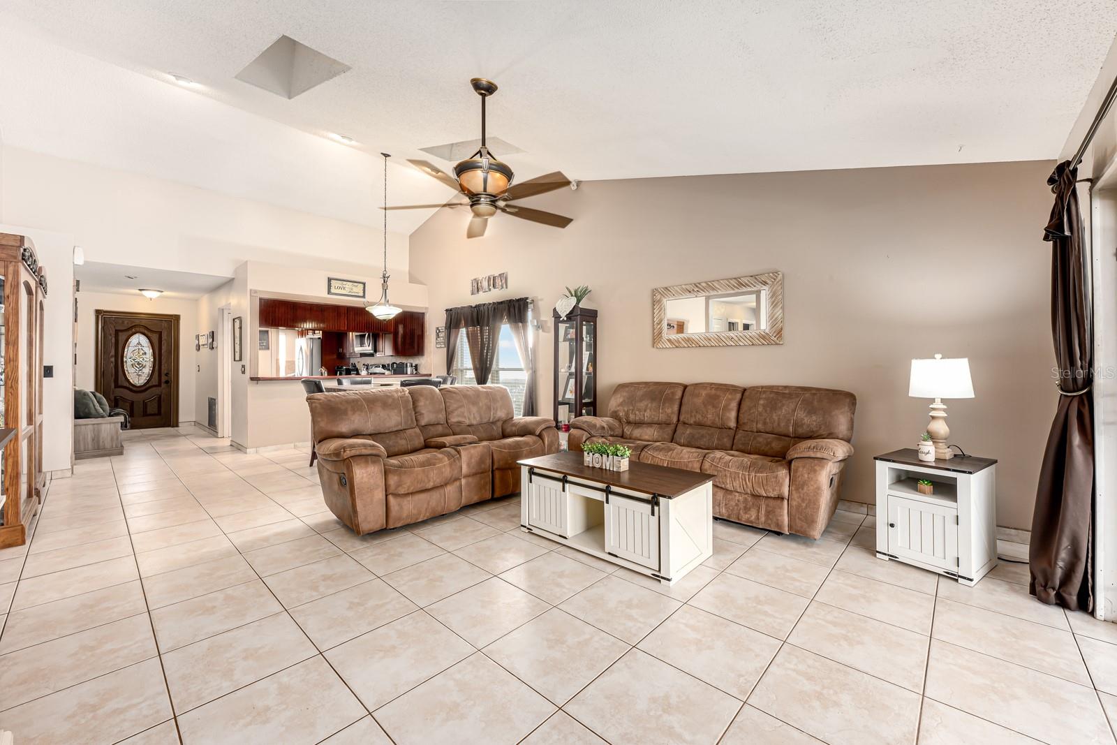 Image 4 of 23 For 321 Blacktail Court