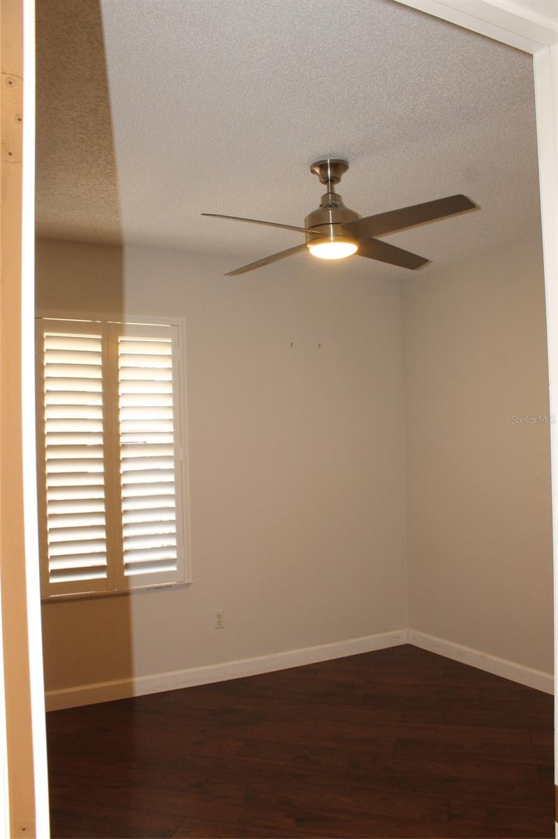 Image 19 of 21 For 550 Cranes Way 116