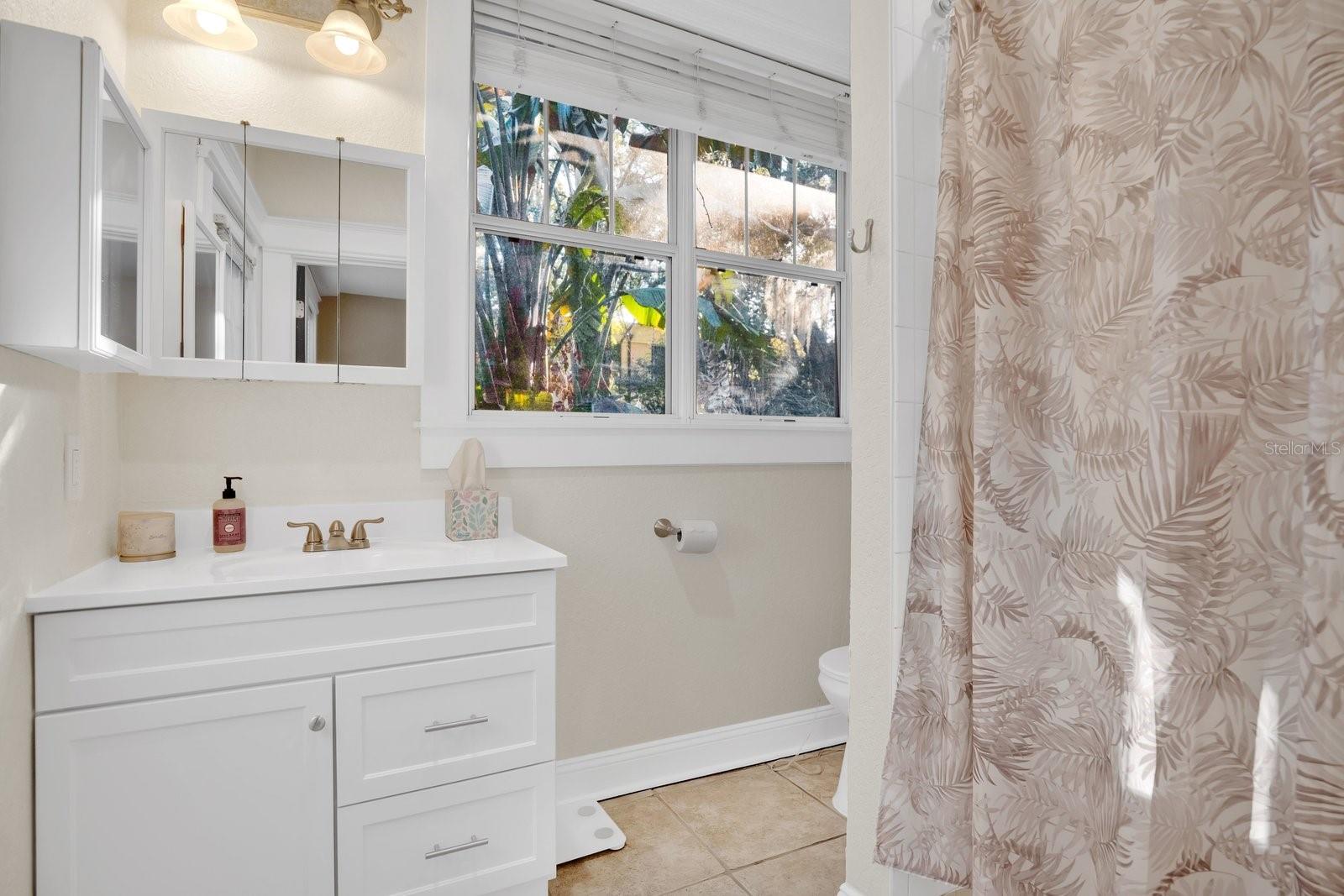 Image 18 of 34 For 612 Anderson Street