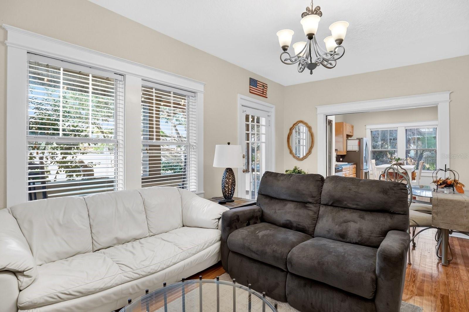 Image 6 of 34 For 612 Anderson Street