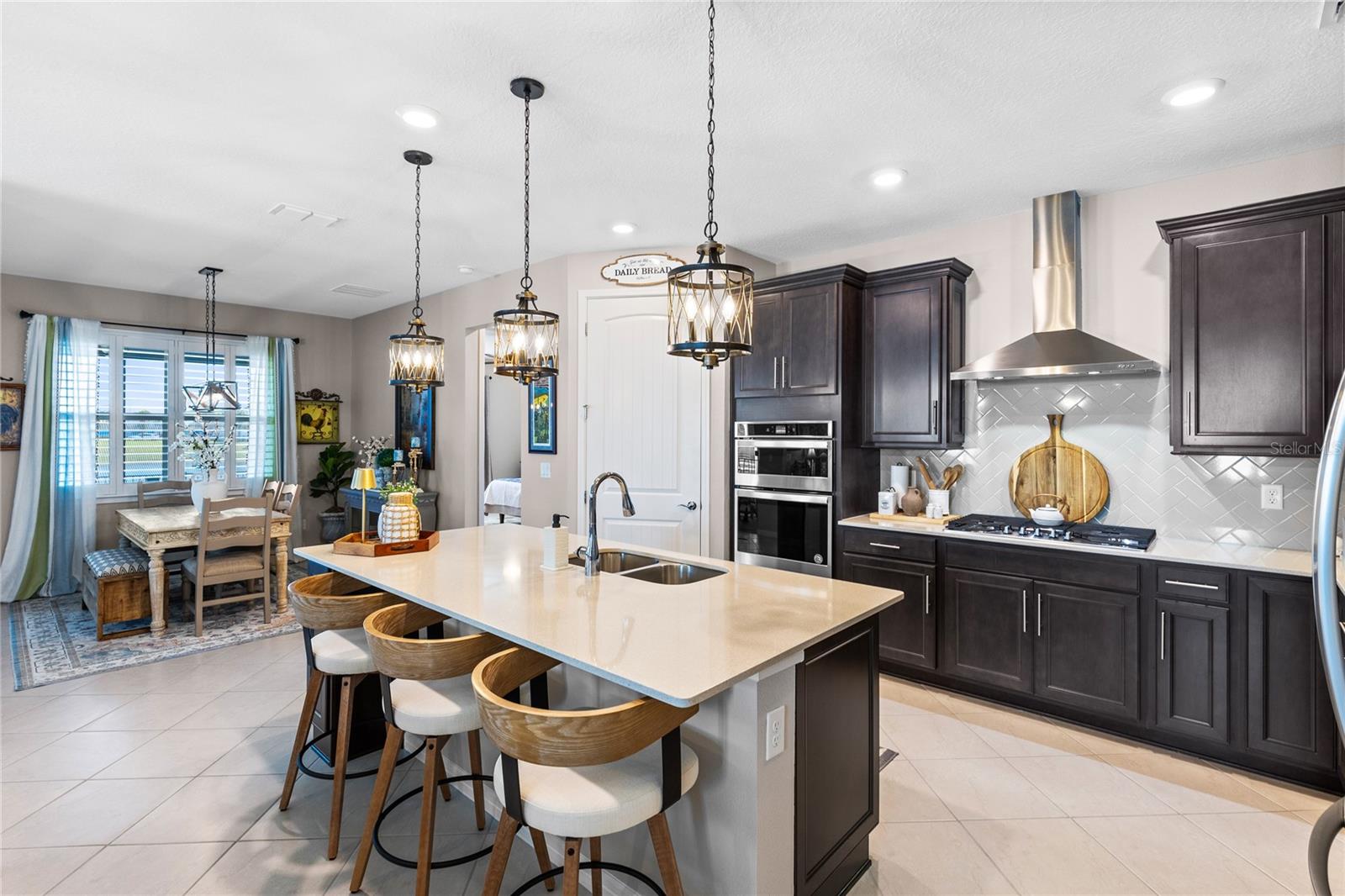 Listing photo id 10 for 13917 Destin Beach Lane