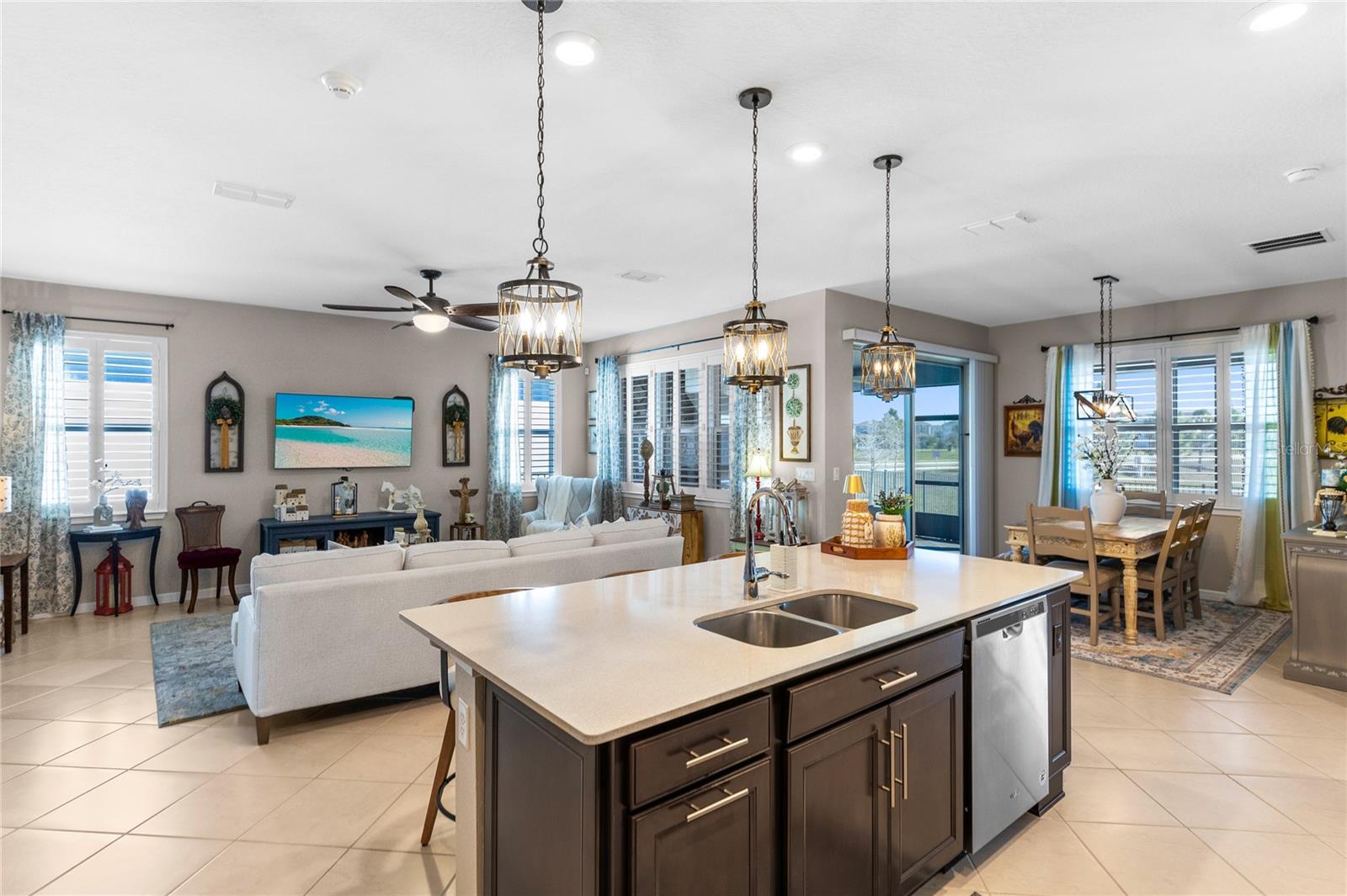 Listing photo id 14 for 13917 Destin Beach Lane