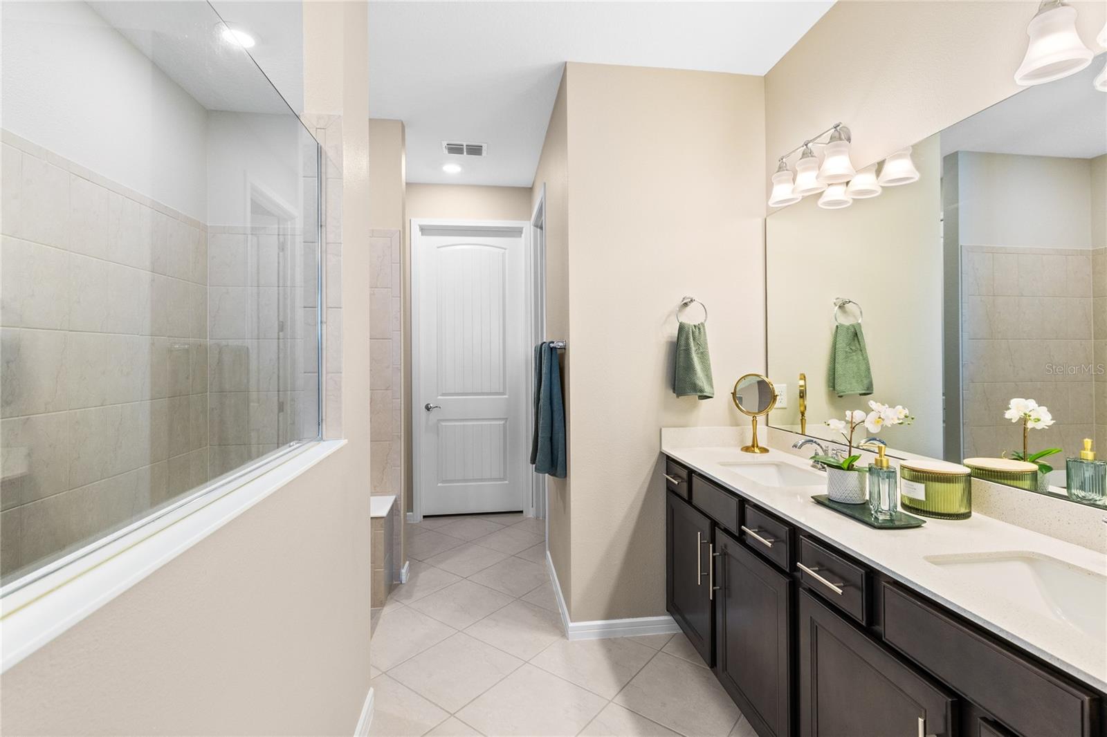 Listing photo id 22 for 13917 Destin Beach Lane
