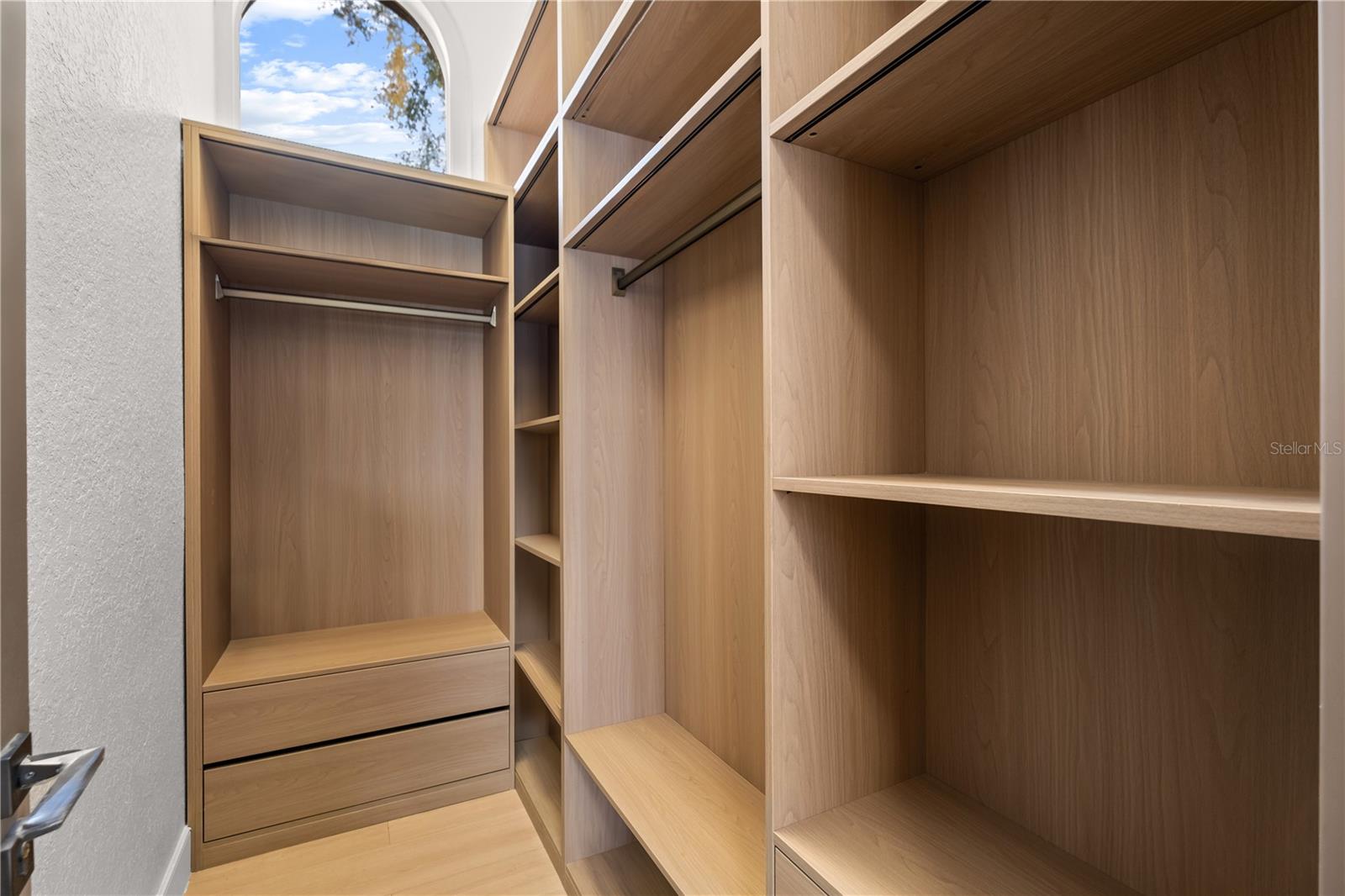 Image 39 of 61 For 5186 Vardon Drive