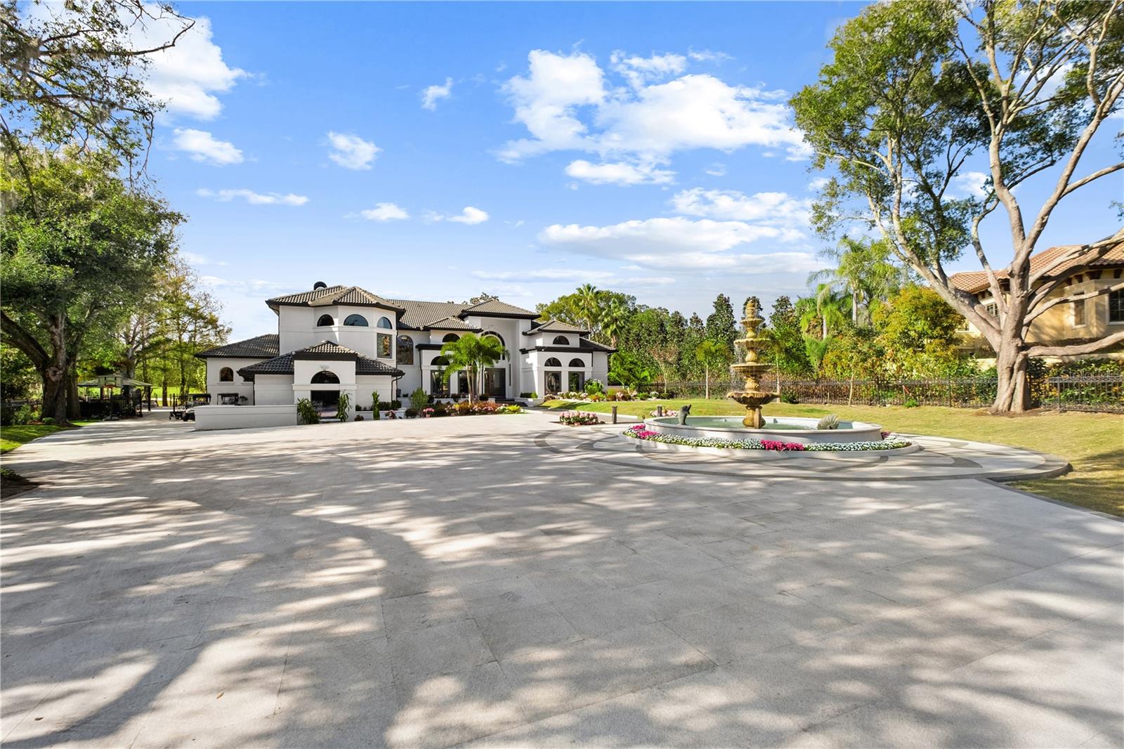 Image 4 of 61 For 5186 Vardon Drive