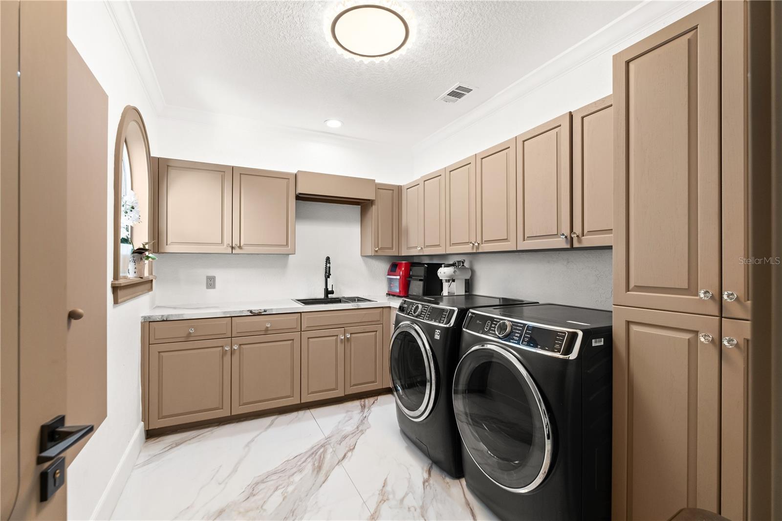 Image 41 of 61 For 5186 Vardon Drive