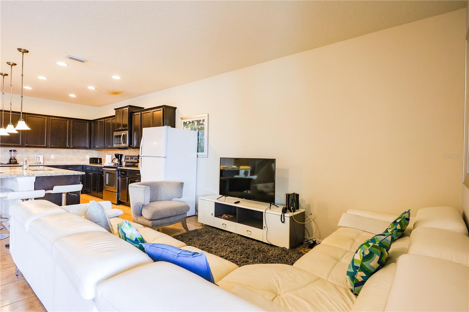 Image 10 of 88 For 8811 Macapa Drive