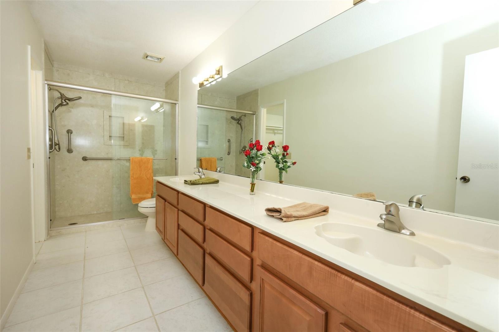 Image 23 of 52 For 414 Springtree Way