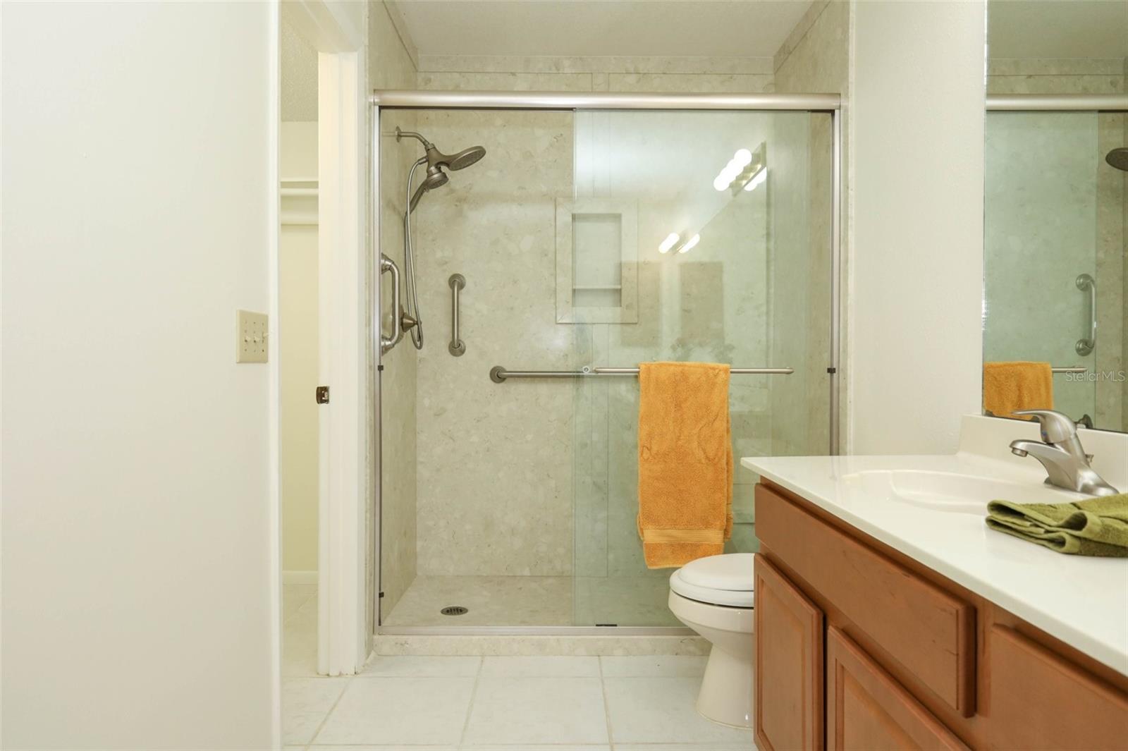 Image 24 of 52 For 414 Springtree Way