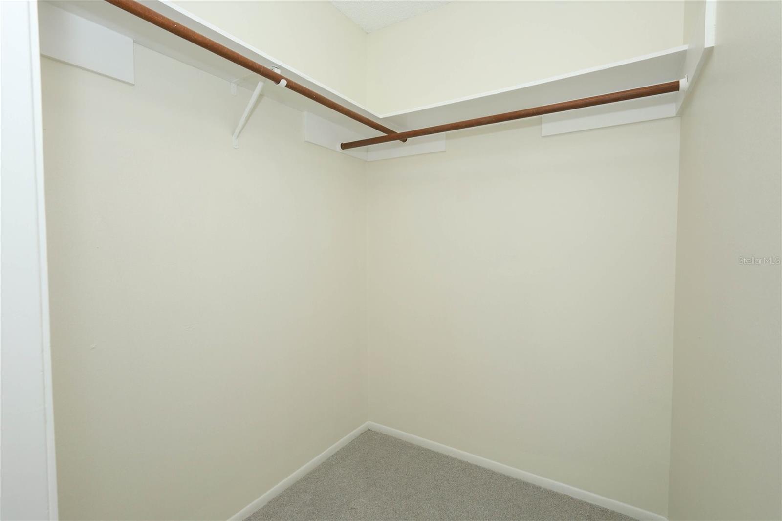 Image 29 of 52 For 414 Springtree Way