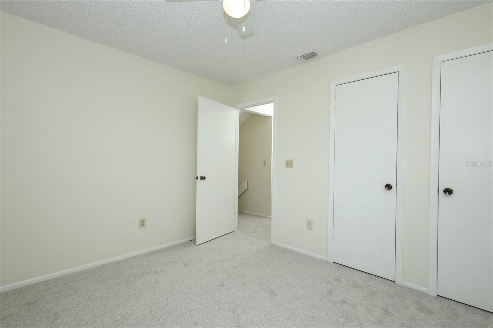 Image 33 of 52 For 414 Springtree Way