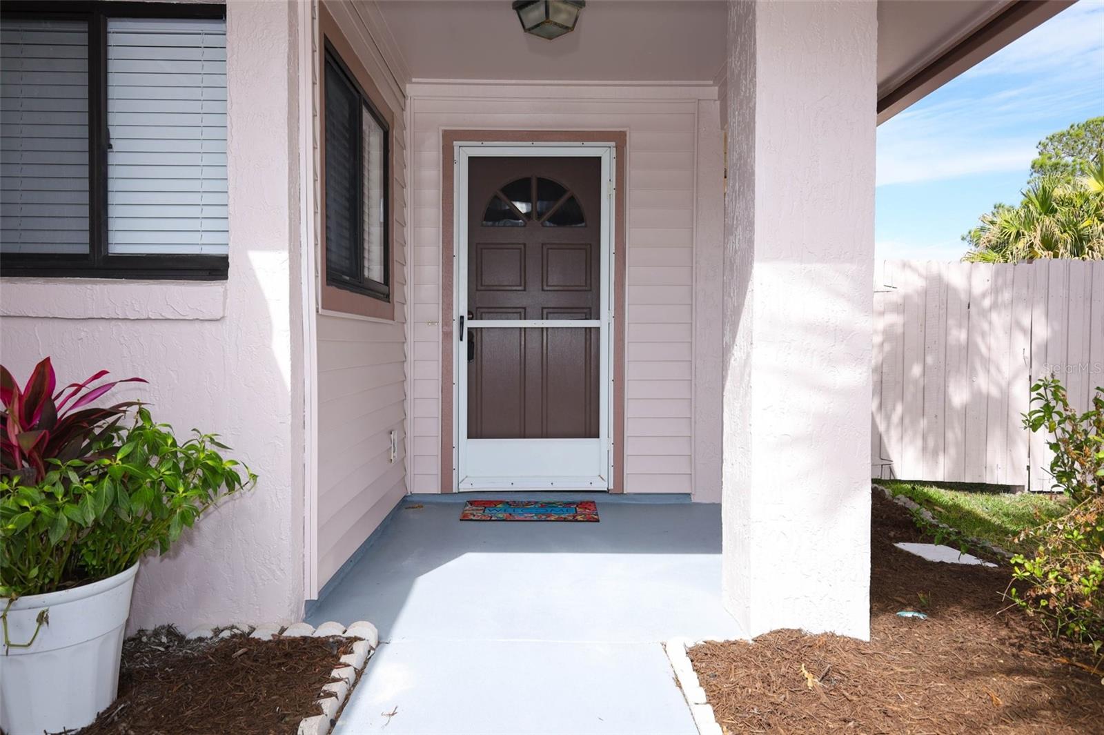 Image 5 of 52 For 414 Springtree Way