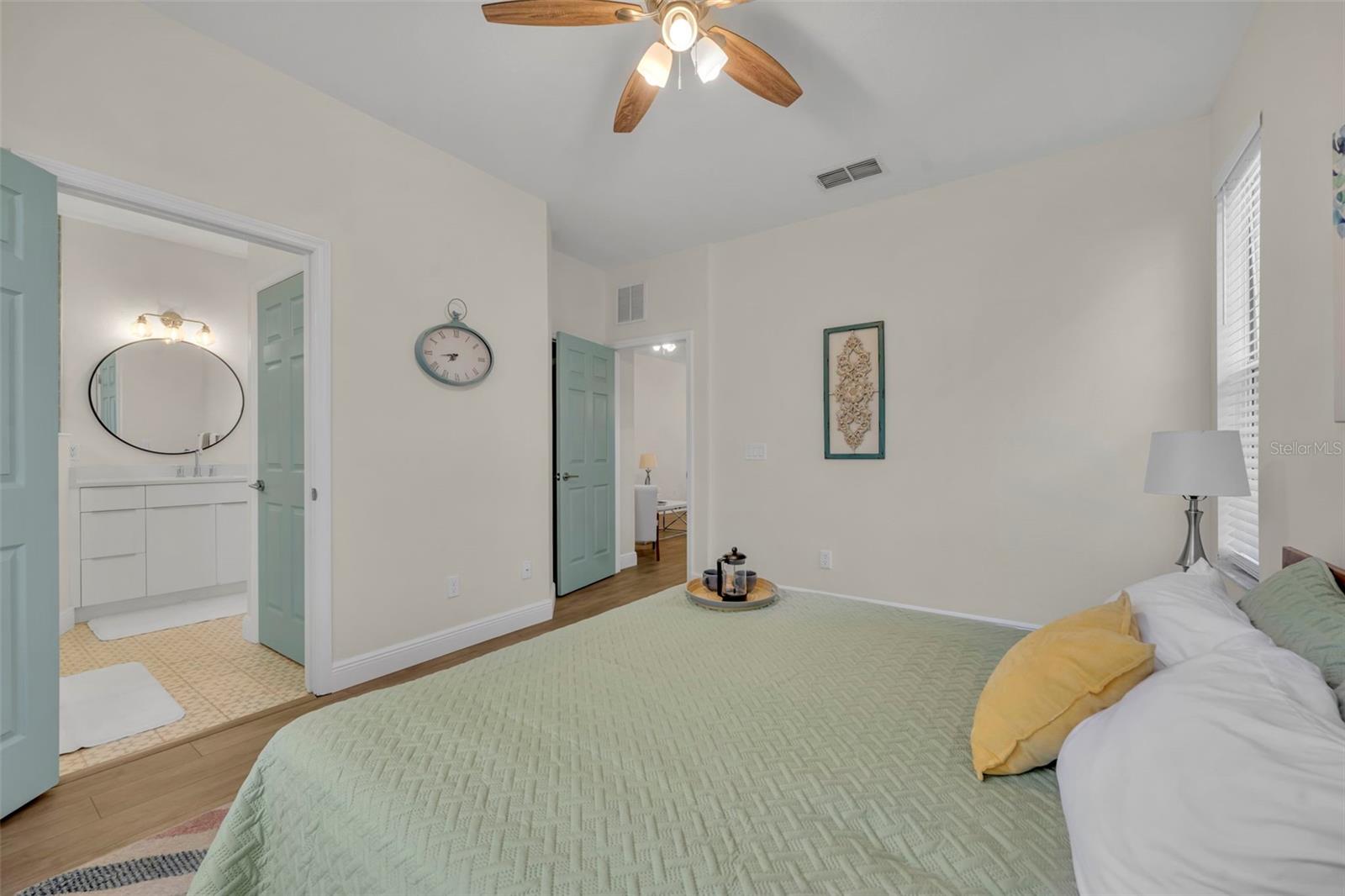 Image 23 of 46 For 1172 Beach Circle