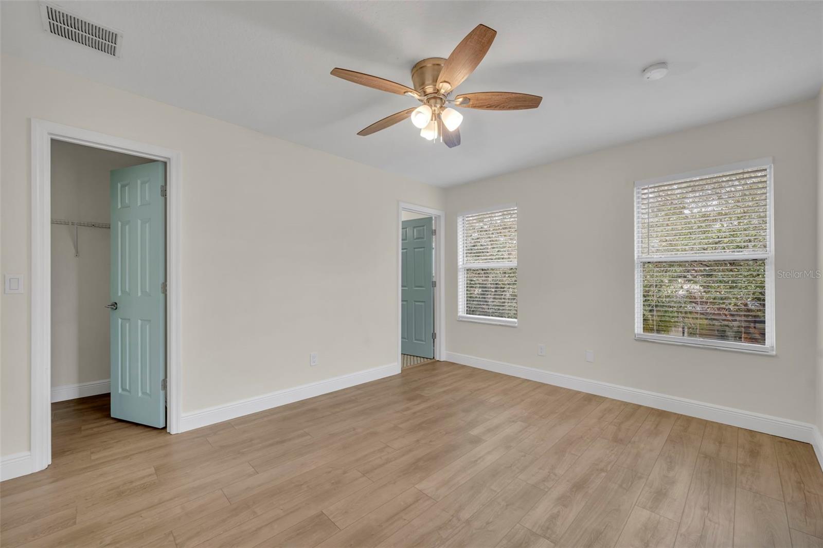 Image 26 of 46 For 1172 Beach Circle