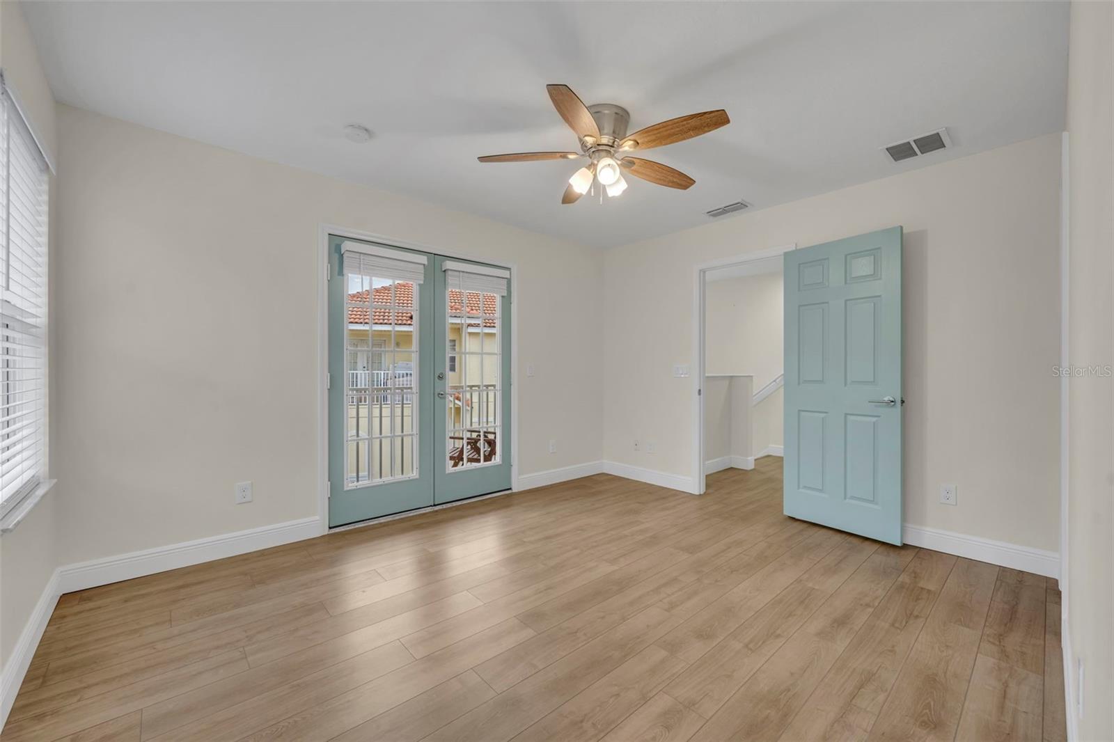 Image 27 of 46 For 1172 Beach Circle