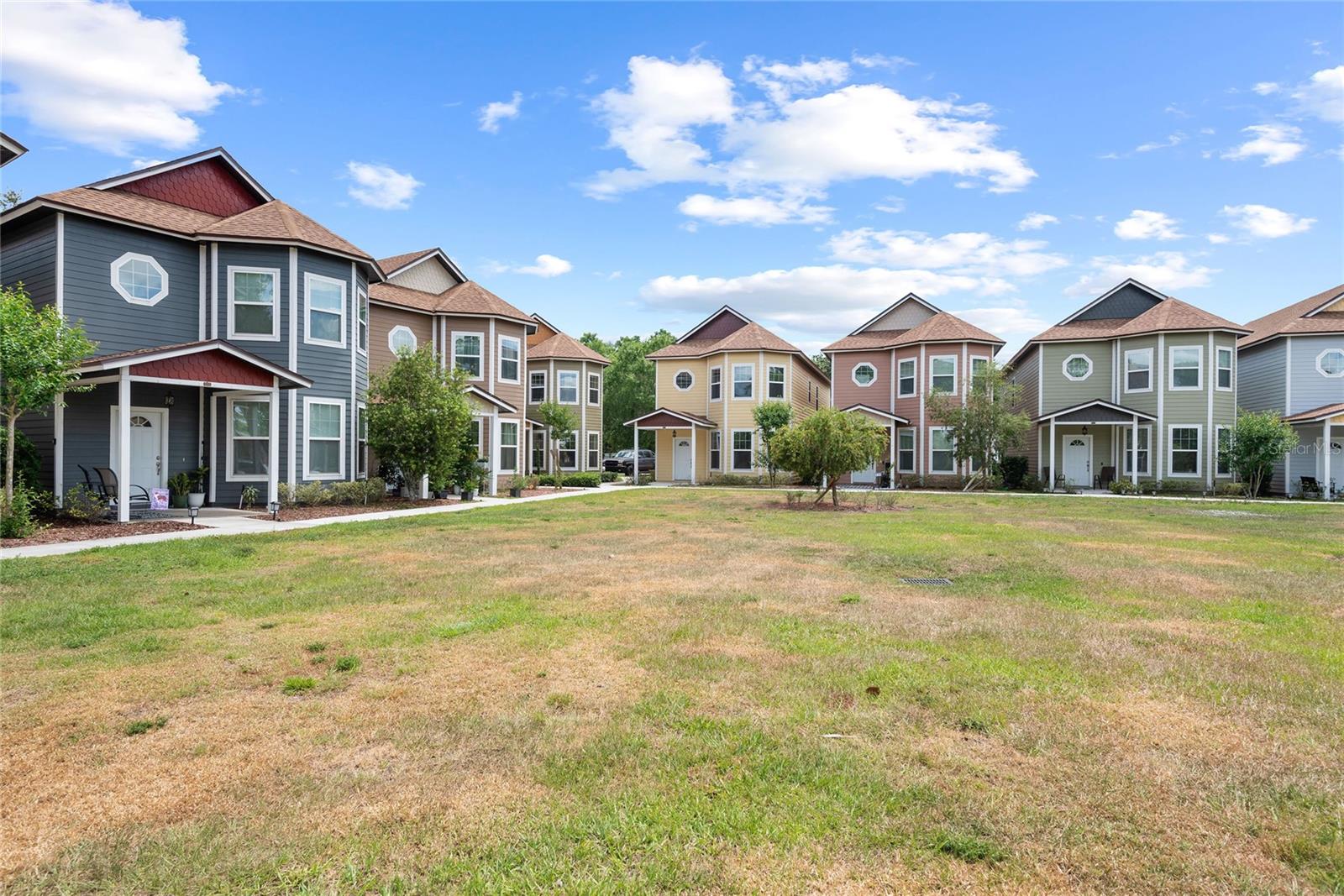 Image 3 of 32 For 537 Sunbranch Lane