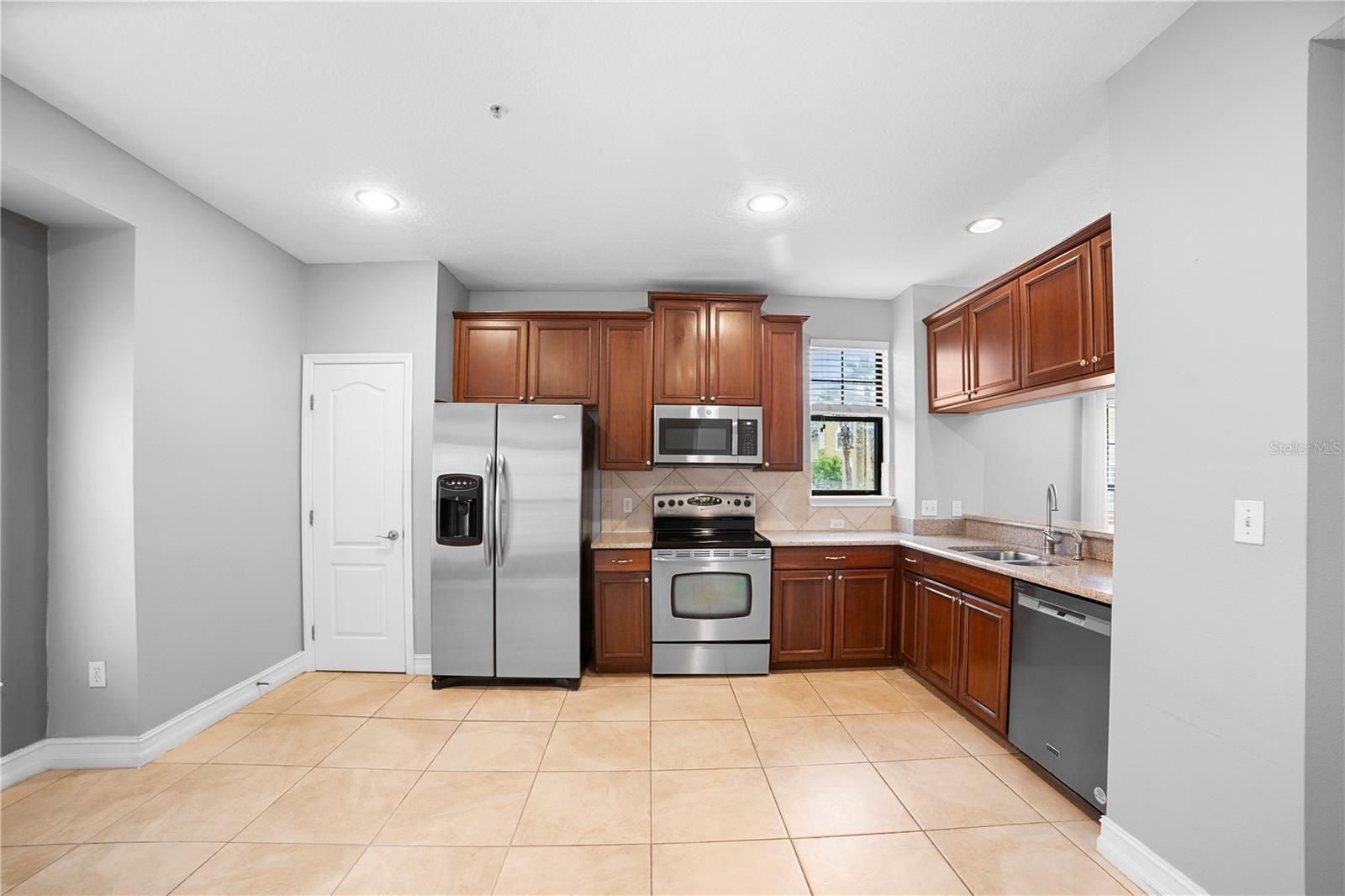 Image 14 of 46 For 4721 Messina Drive