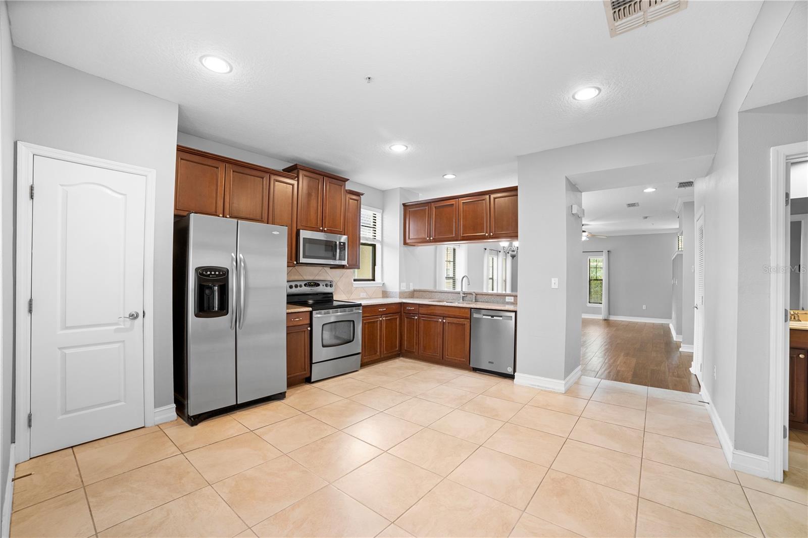 Image 17 of 46 For 4721 Messina Drive