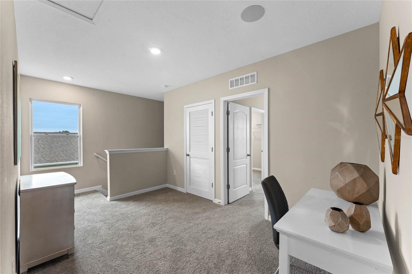 Image 18 of 33 For 2121 Red Rock Road