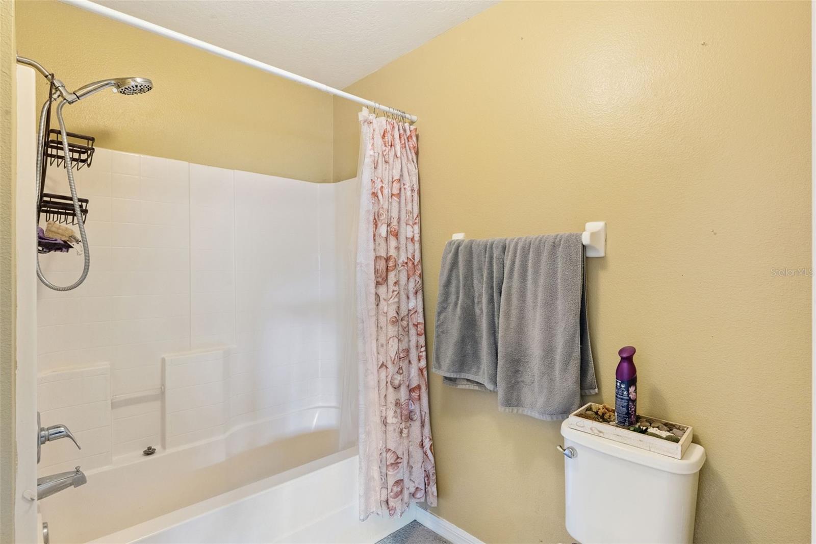 Image 18 of 29 For 414 Dove Drive