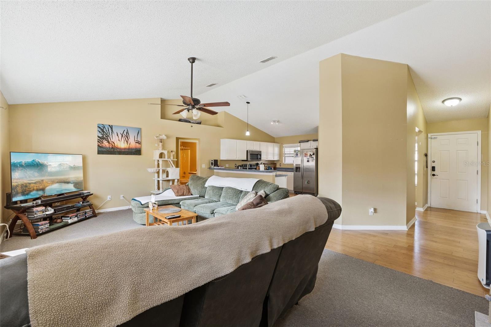 Image 4 of 29 For 414 Dove Drive