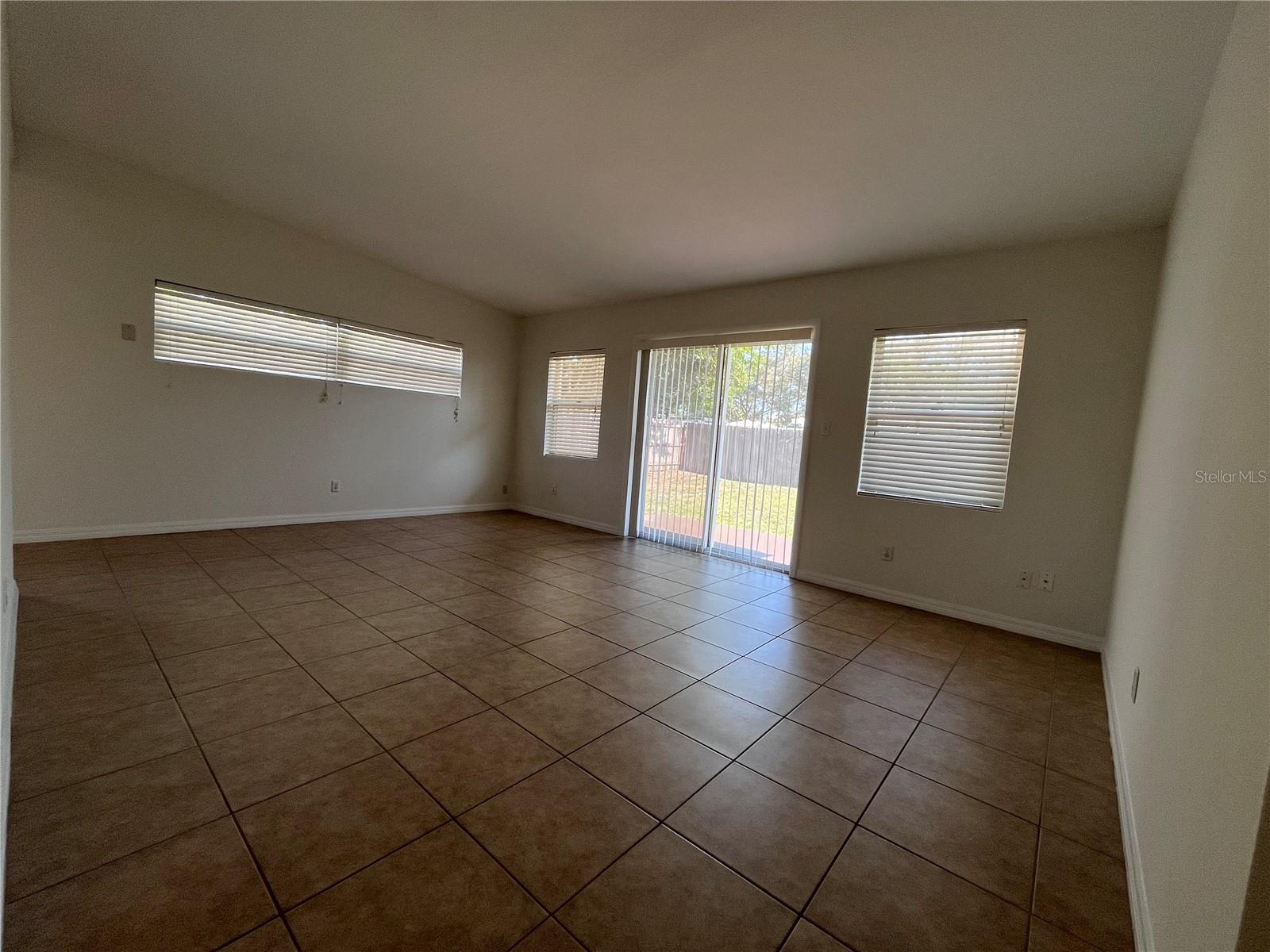 Image 3 of 15 For 1724 Peruvian Lane