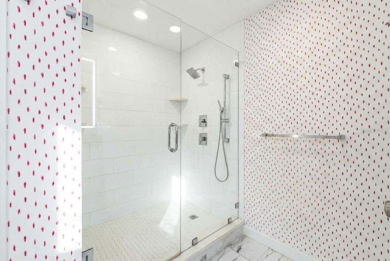 Image 10 of 32 For 6206 Masters Boulevard 302