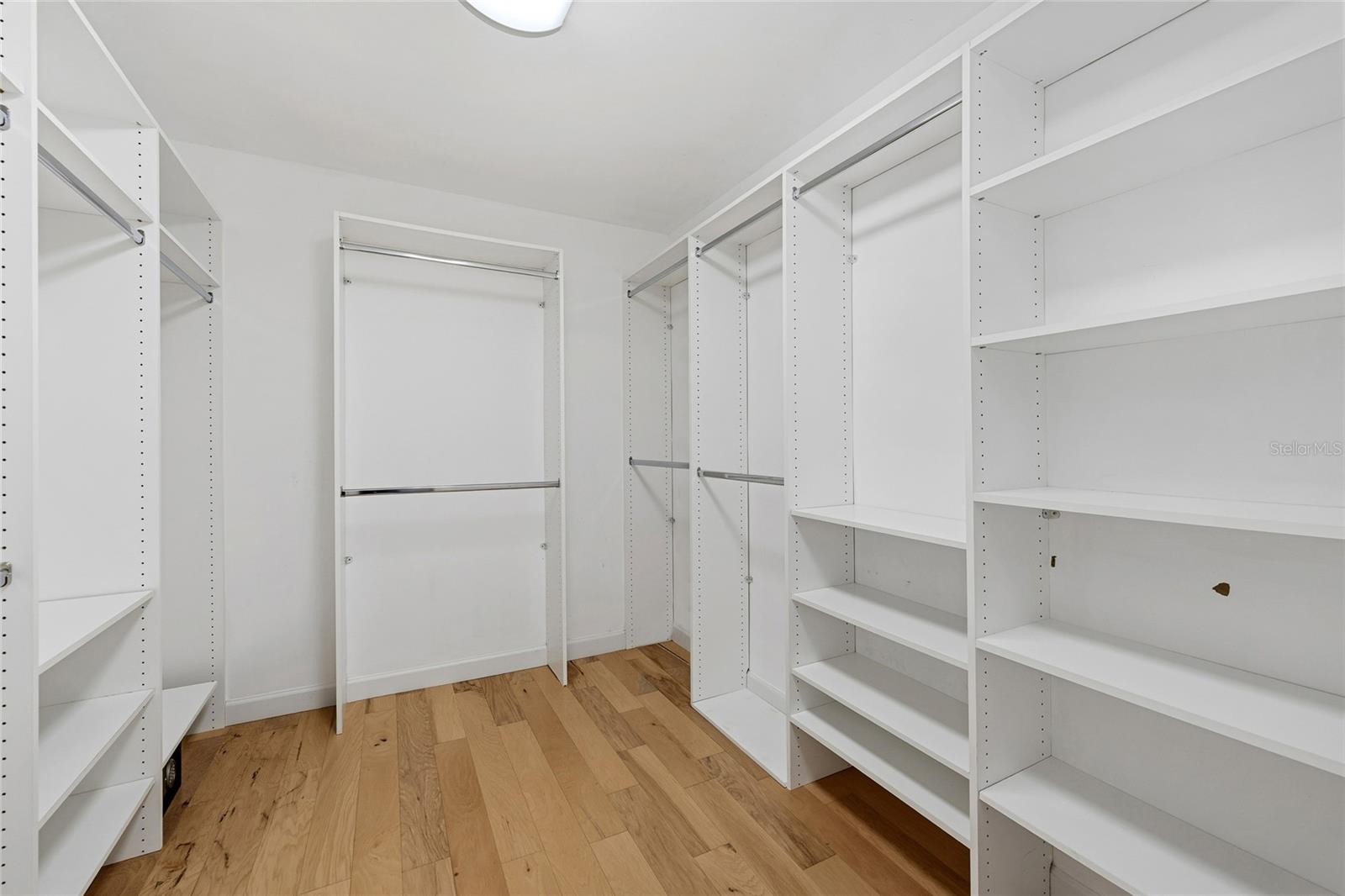 Image 11 of 32 For 6206 Masters Boulevard 302